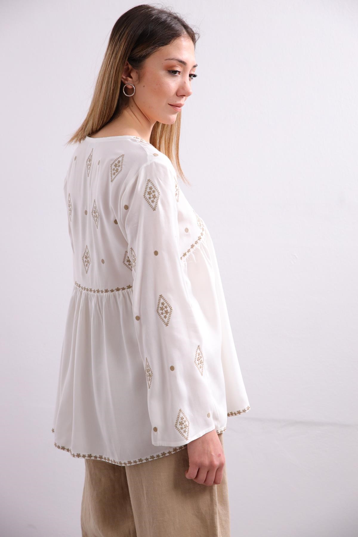 White V-Neck Embroidered Blouse - Saman Butik | Shop Online White V-Neck Embroidered Blouse