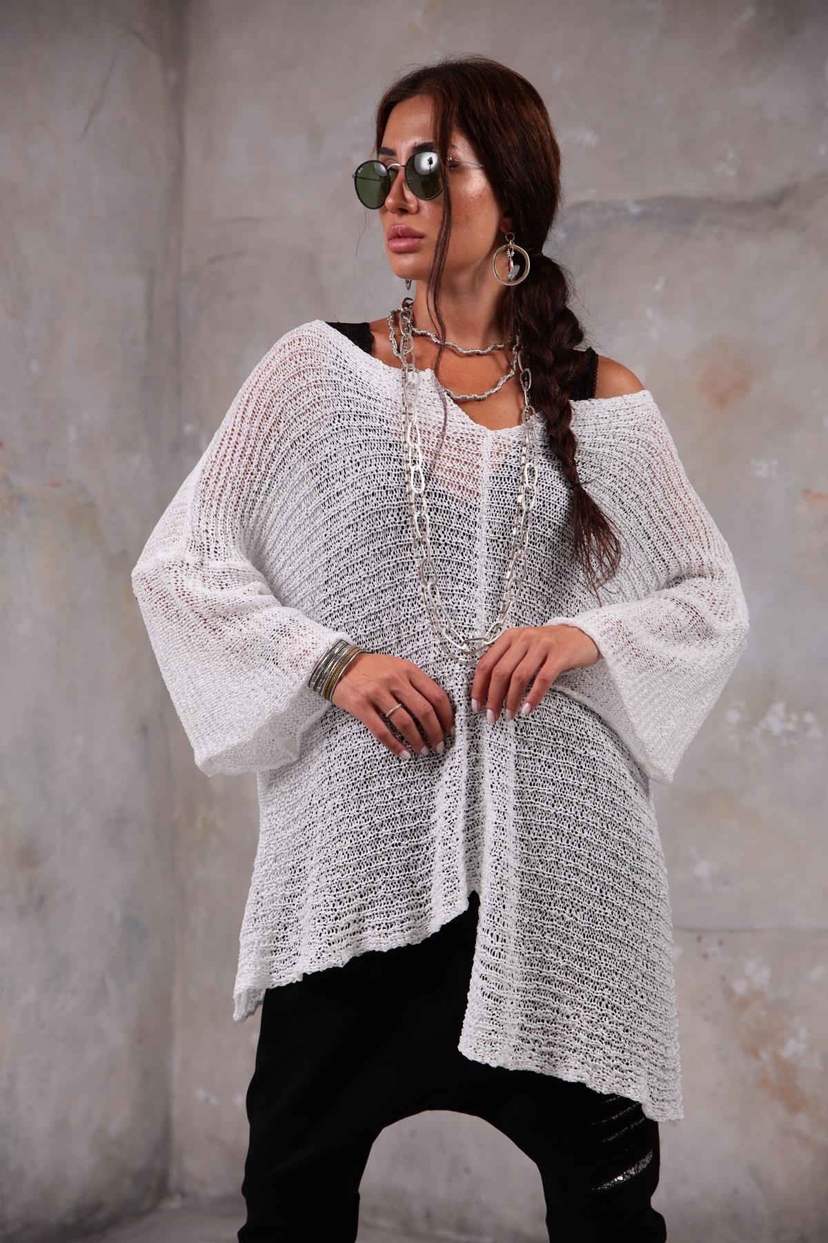 Saman Butik | Shop Online White Lightweight Knitted Blouse