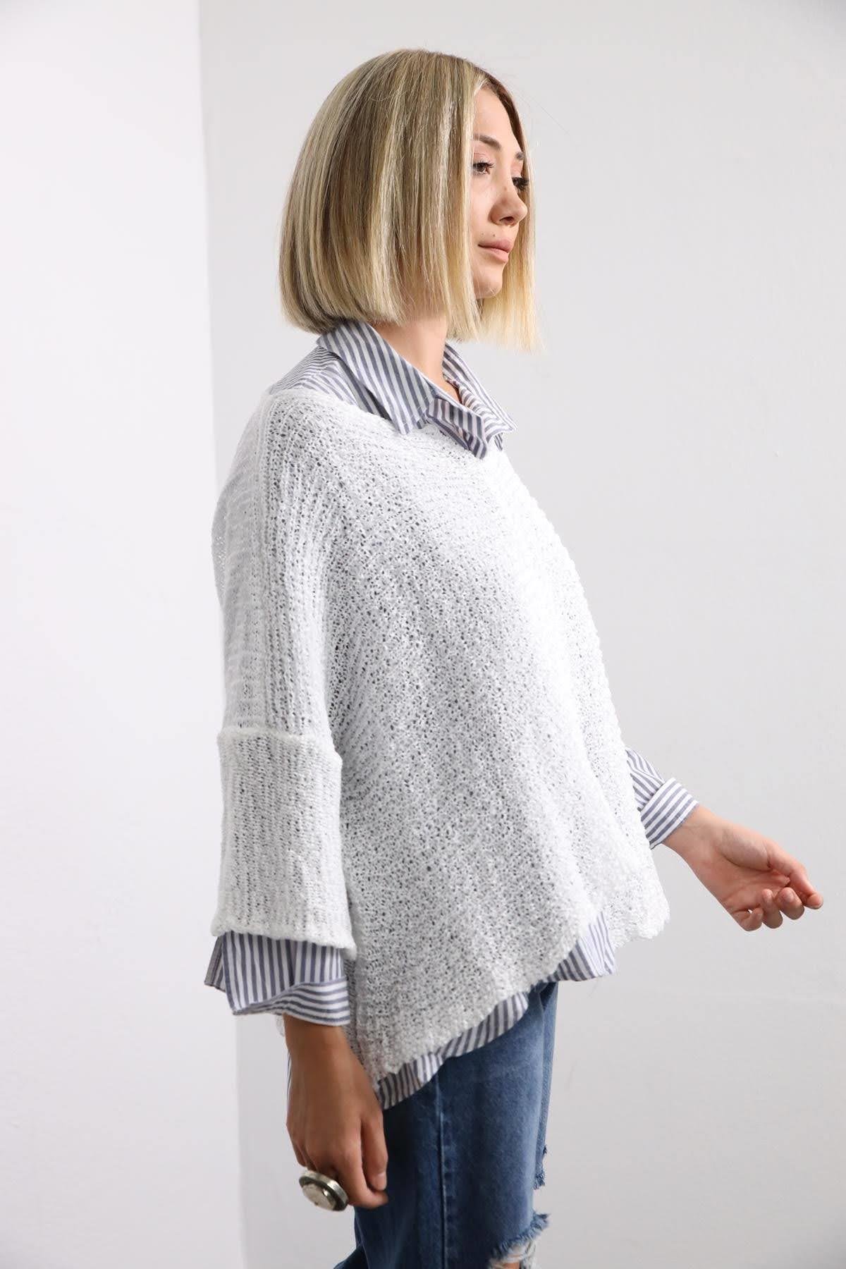 Saman Butik | Shop Online White Lightweight Knitted Blouse