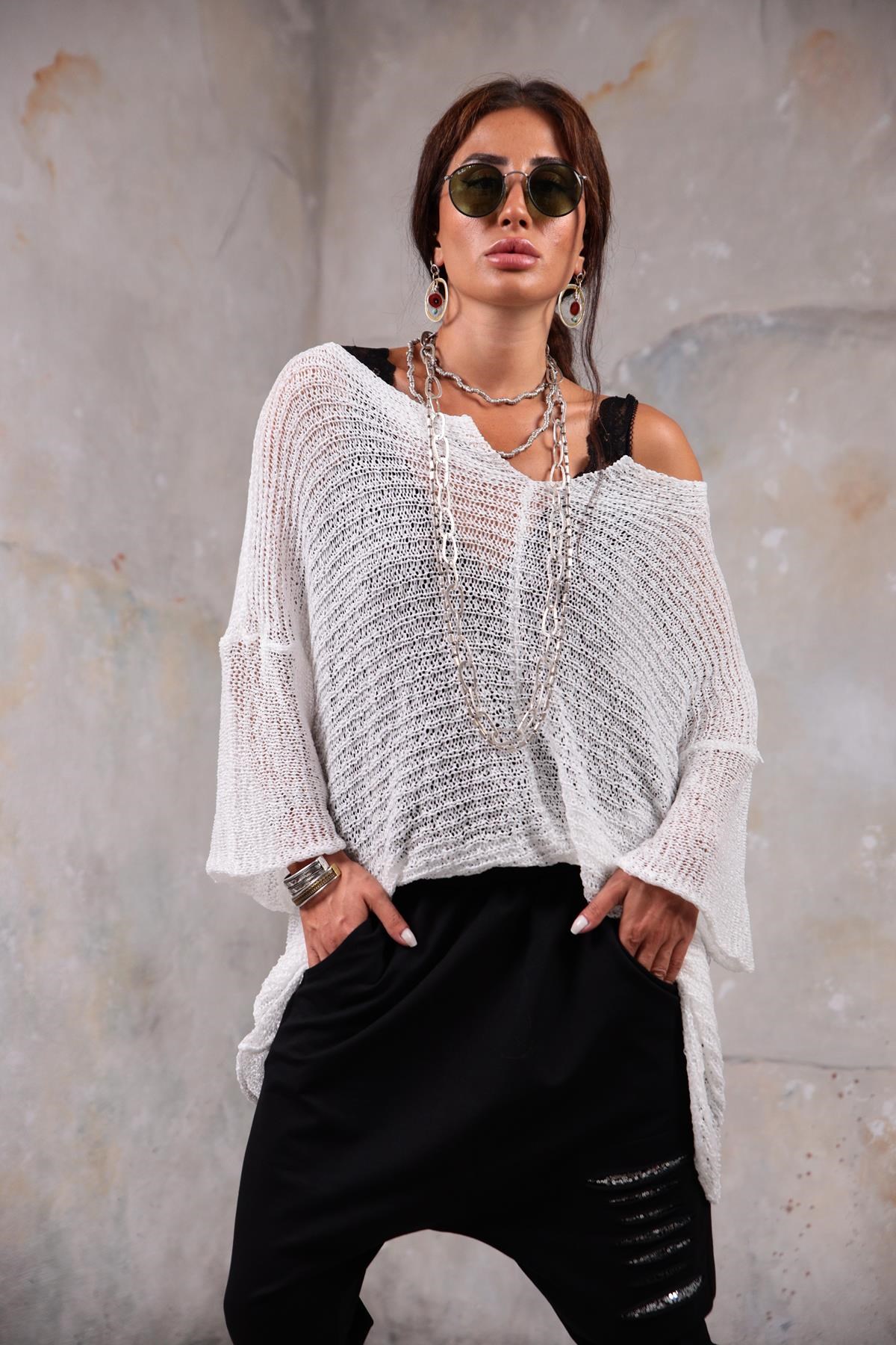 Saman Butik | Shop Online White Lightweight Knitted Blouse