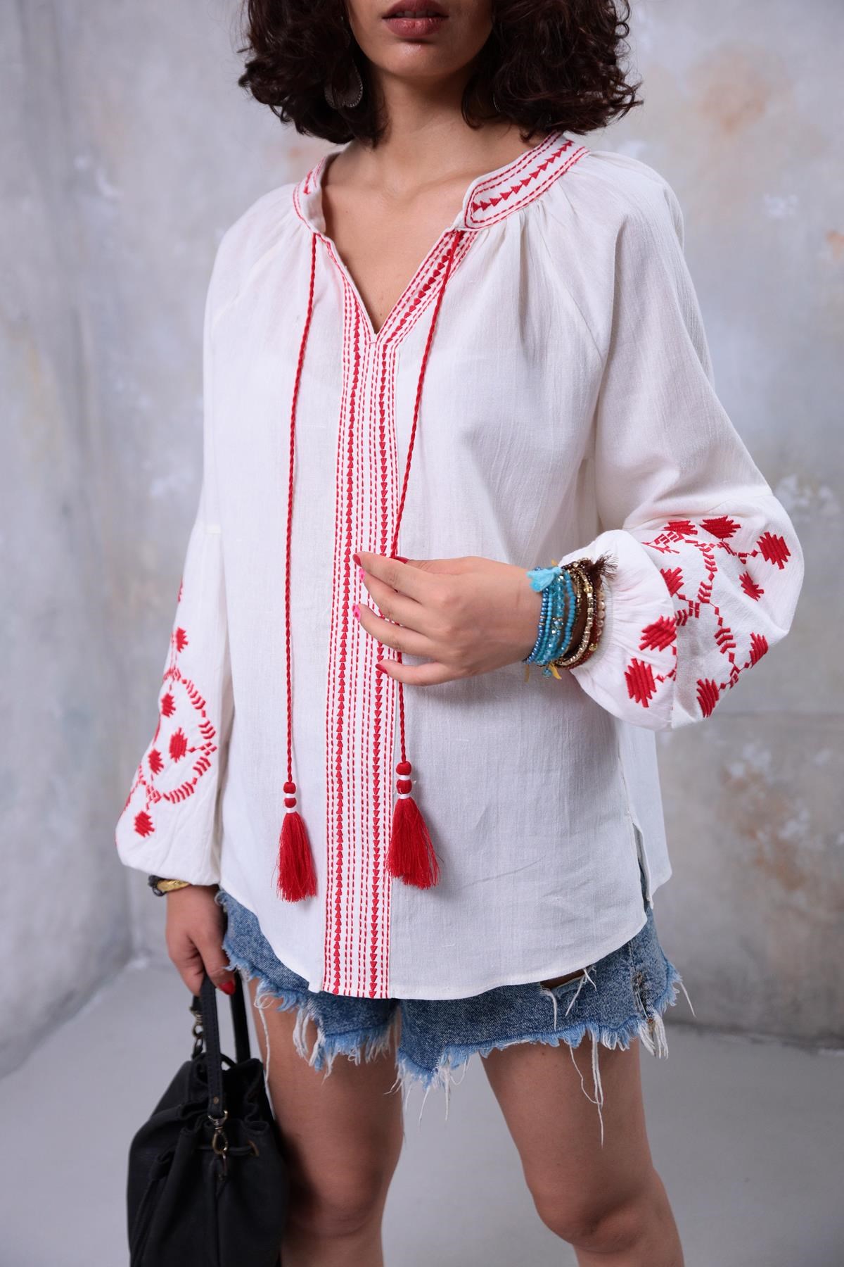 Ekru Kolları ve Önü İşlemeli Bluz - Şaman Butik Ekru Kolları ve Önü İşlemeli Bluz