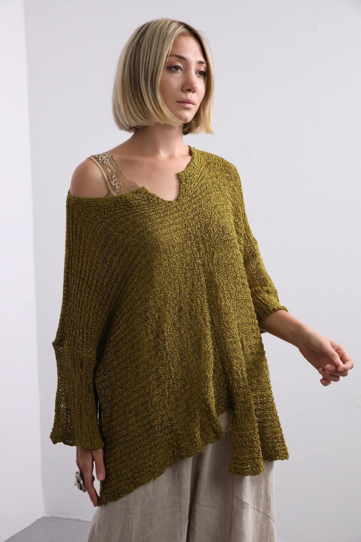 Fıstık Yeşili Yakası Kesik Detay Merserize Bluz - Şaman Butik Fıstık Yeşili Yakası Kesik Detay Merserize Bluz