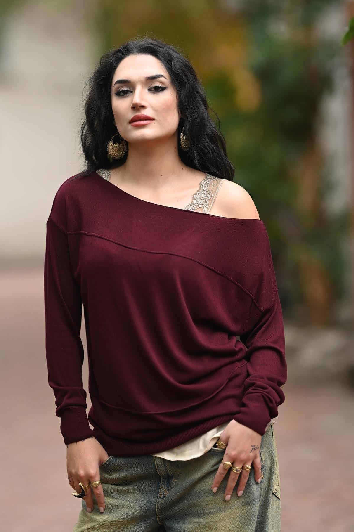 Bordo Dikiş Detaylı Kayık Yaka Merserize