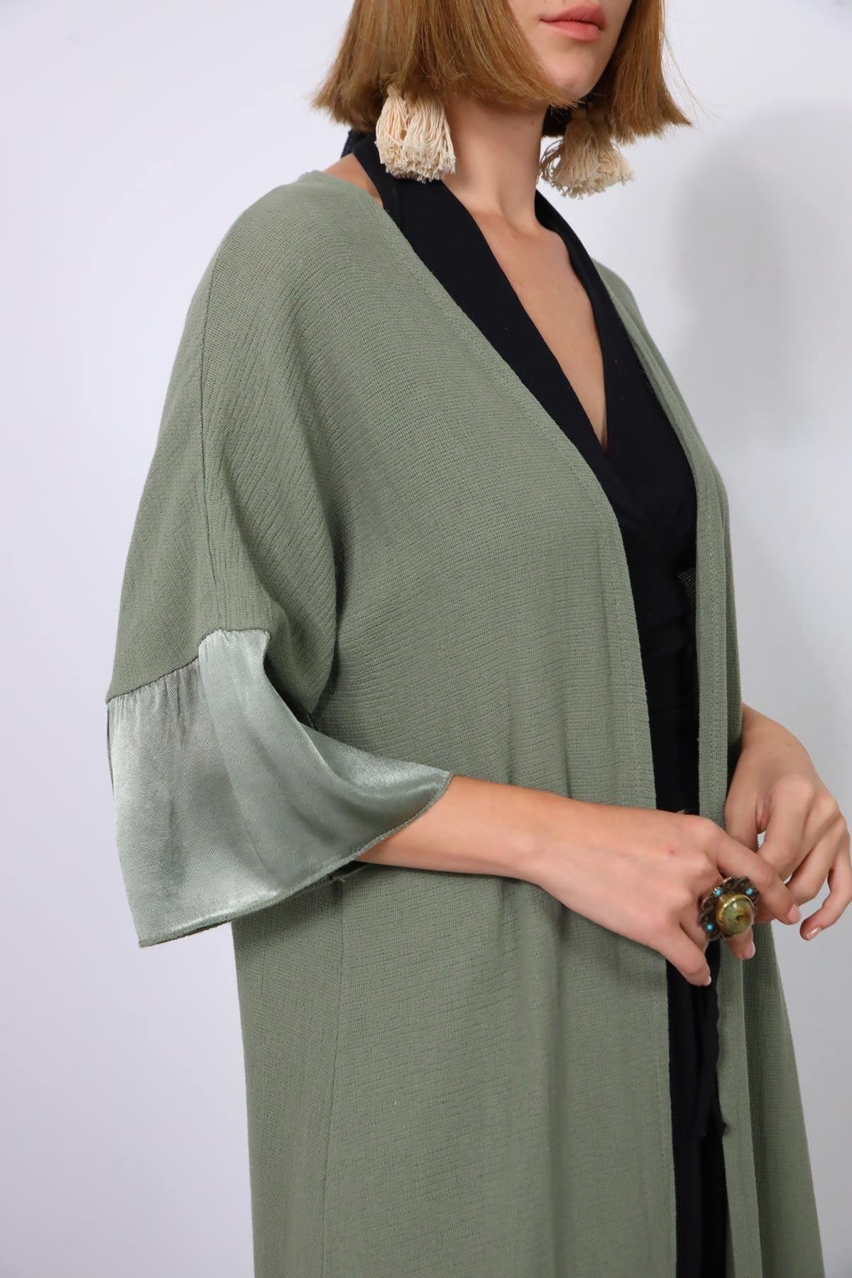 Haki Kolları ve Eteği Saten Detaylı Kaftan - Şaman Butik Haki Kolları ve Eteği Saten Detaylı Kaftan