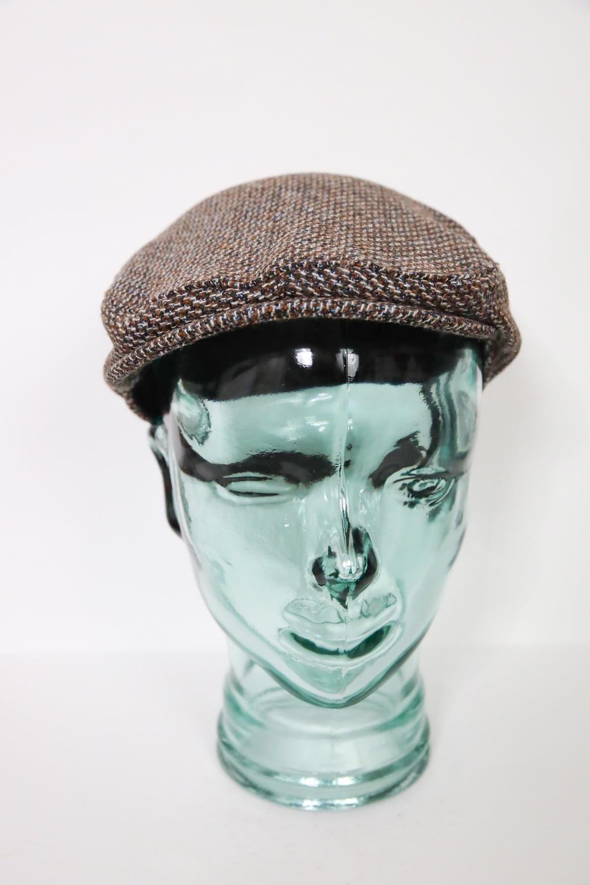  Kahverengi Yün Kasket