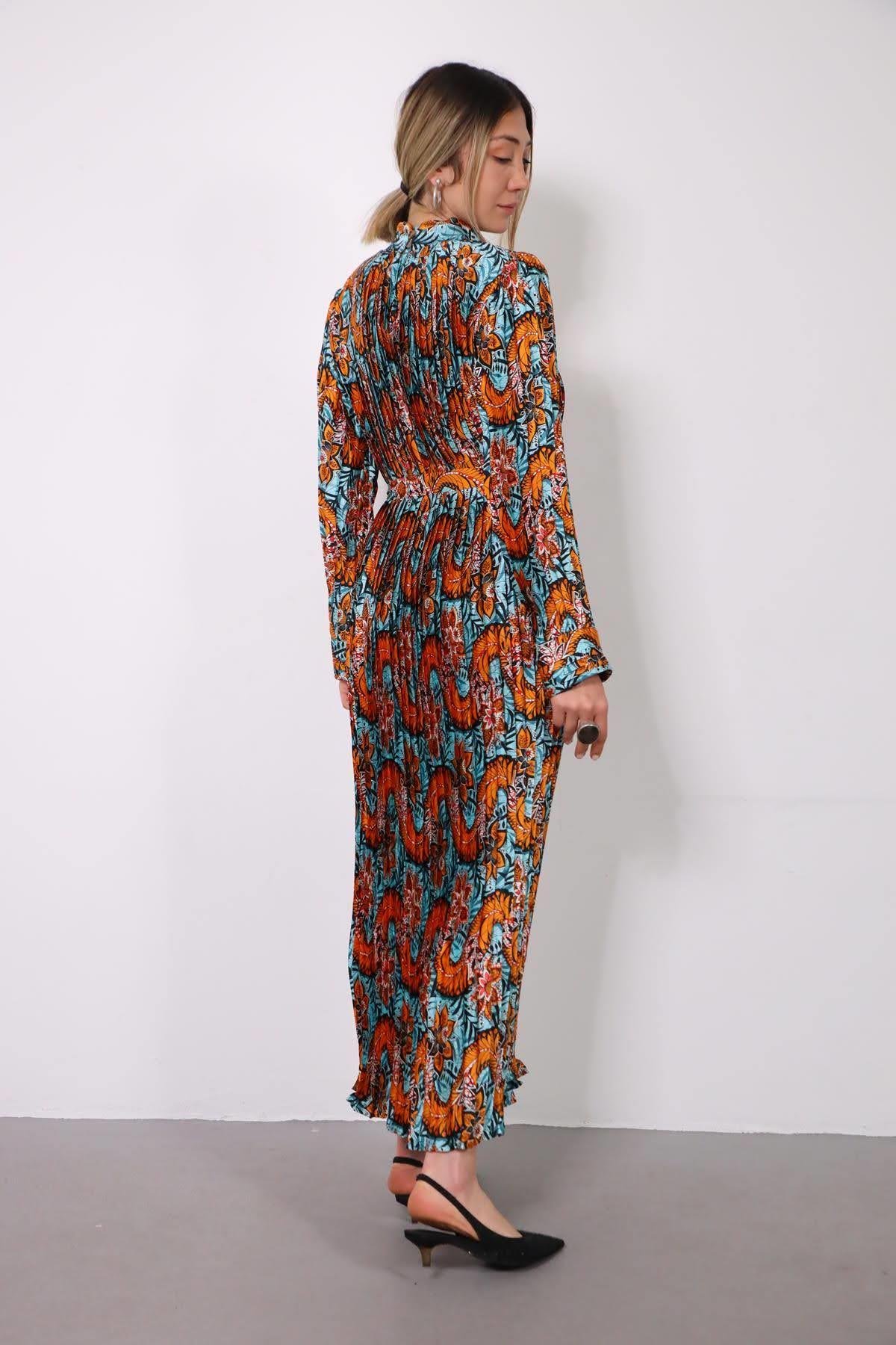 Turuncu Desenli Pileli Uzun Şık Elbise - Şaman Butik Turuncu Desenli Pileli Uzun Şık Elbise