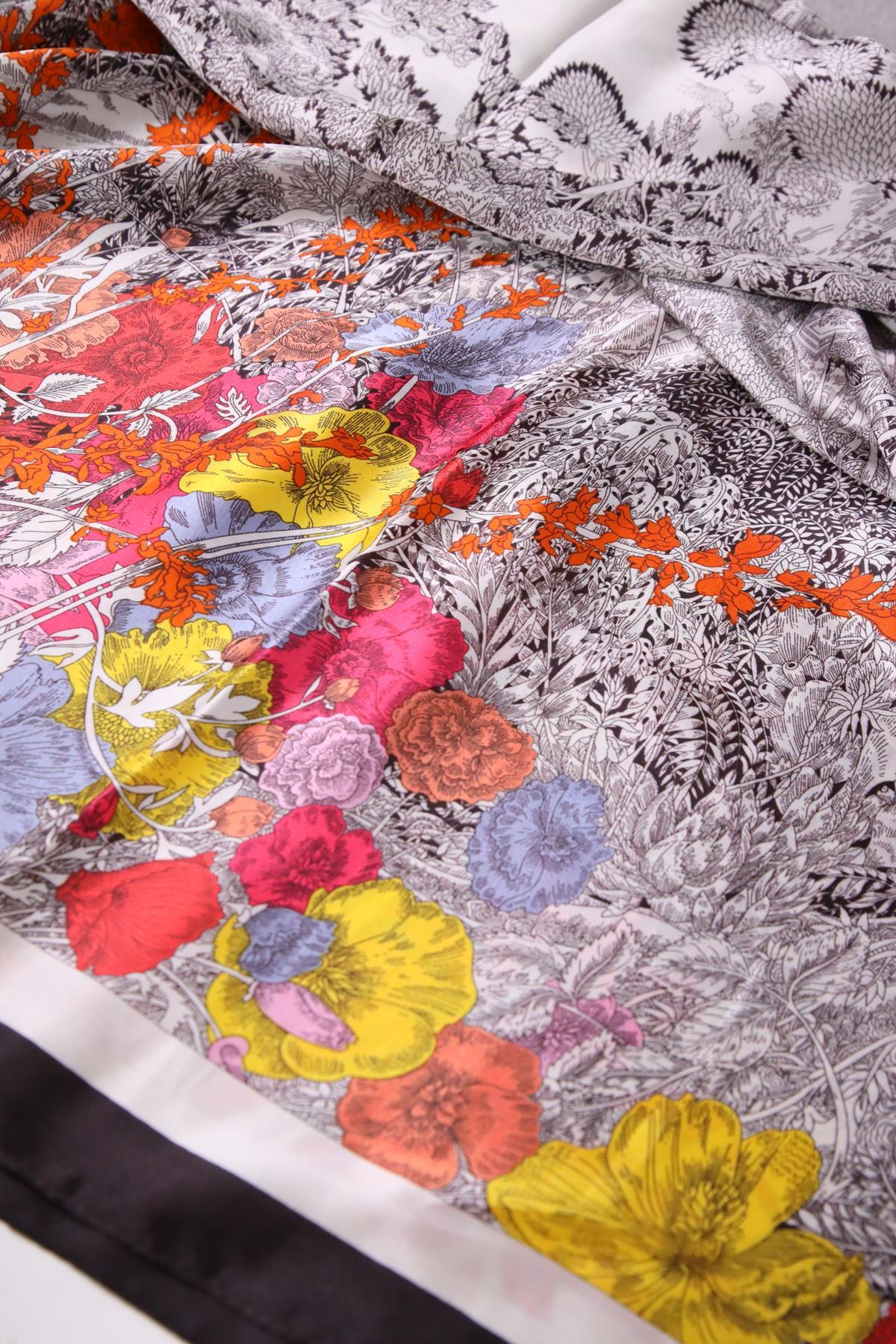 Açık Gri Desenli Otantik İpek Şal - Şaman Butik Açık Gri Desenli Otantik İpek Şal