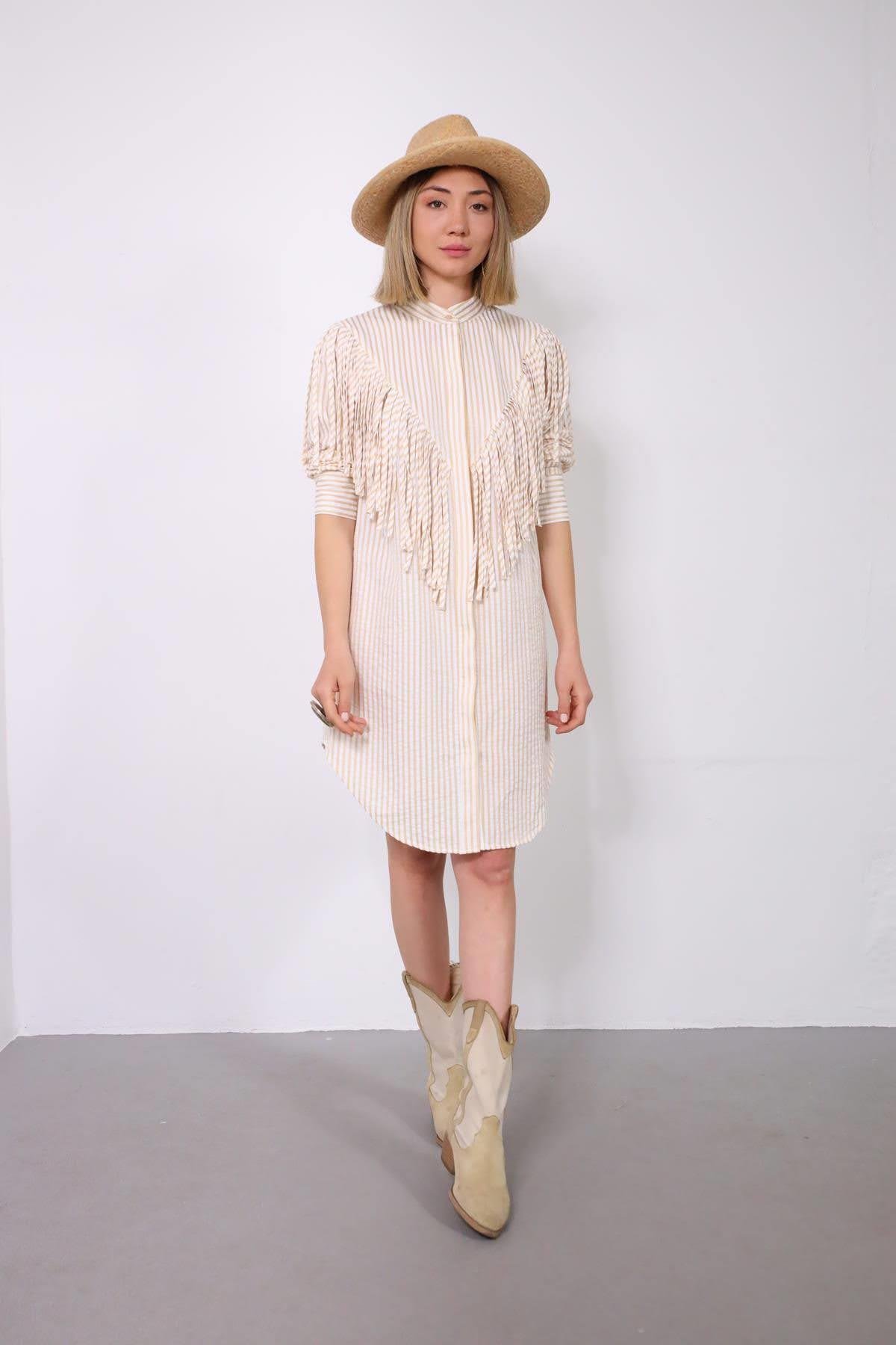  Krem Rengi Püsküllü Hakim Yaka Çizgili Tunik