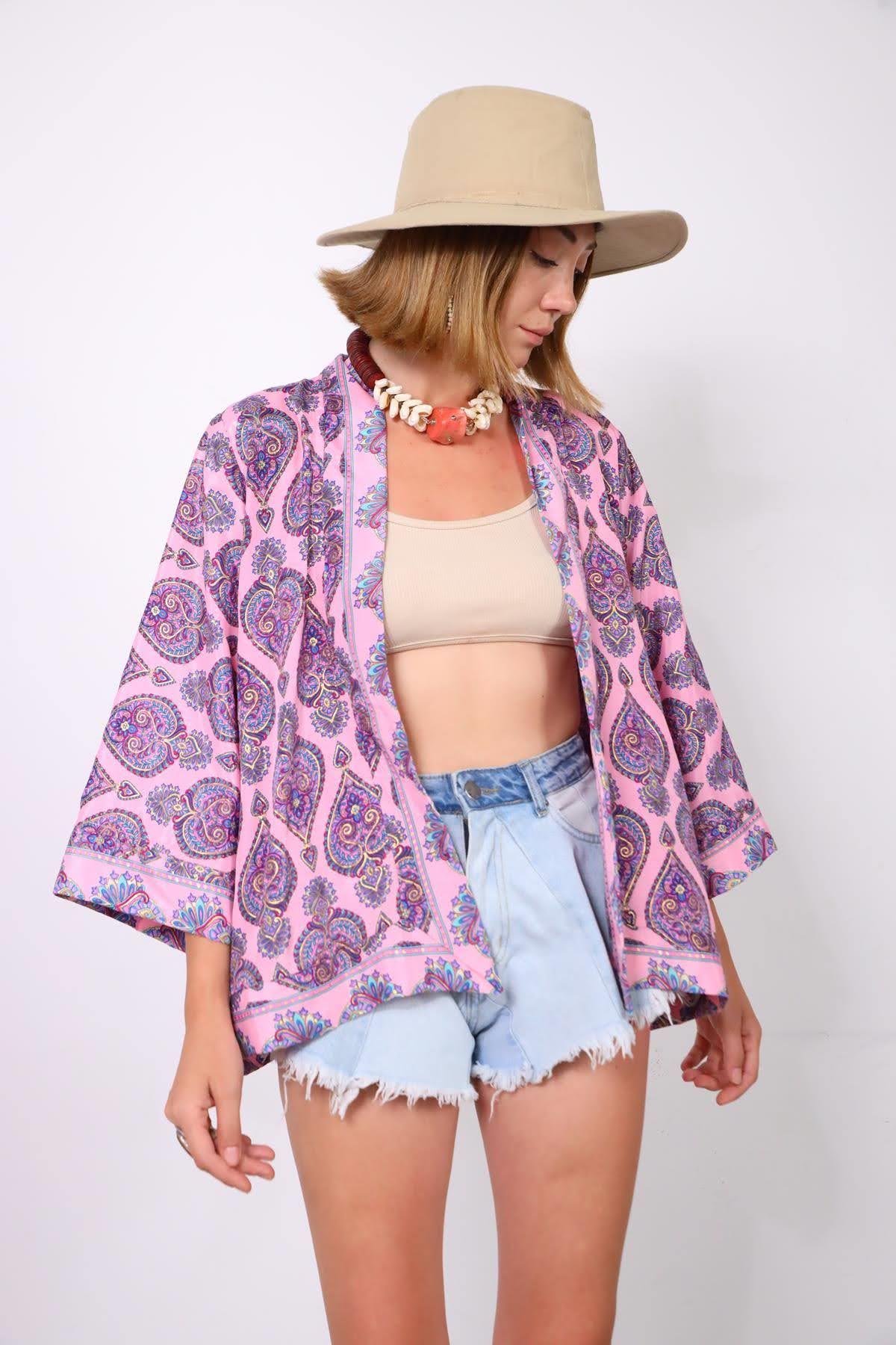 Pembe Desenli Kısa İpek Kimono - Şaman Butik Pembe Desenli Kısa İpek Kimono