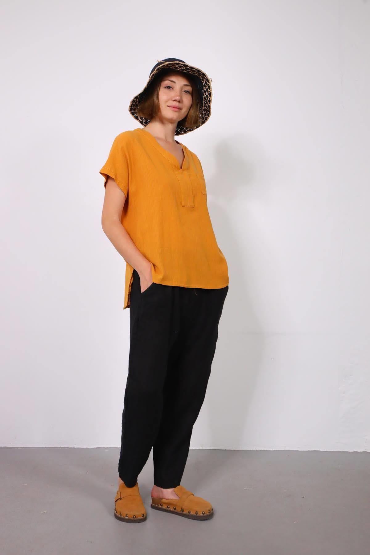 Hardal Rengi V Yaka Detaylı Keten Bluz - Şaman Butik Hardal Rengi V Yaka Detaylı Keten Bluz