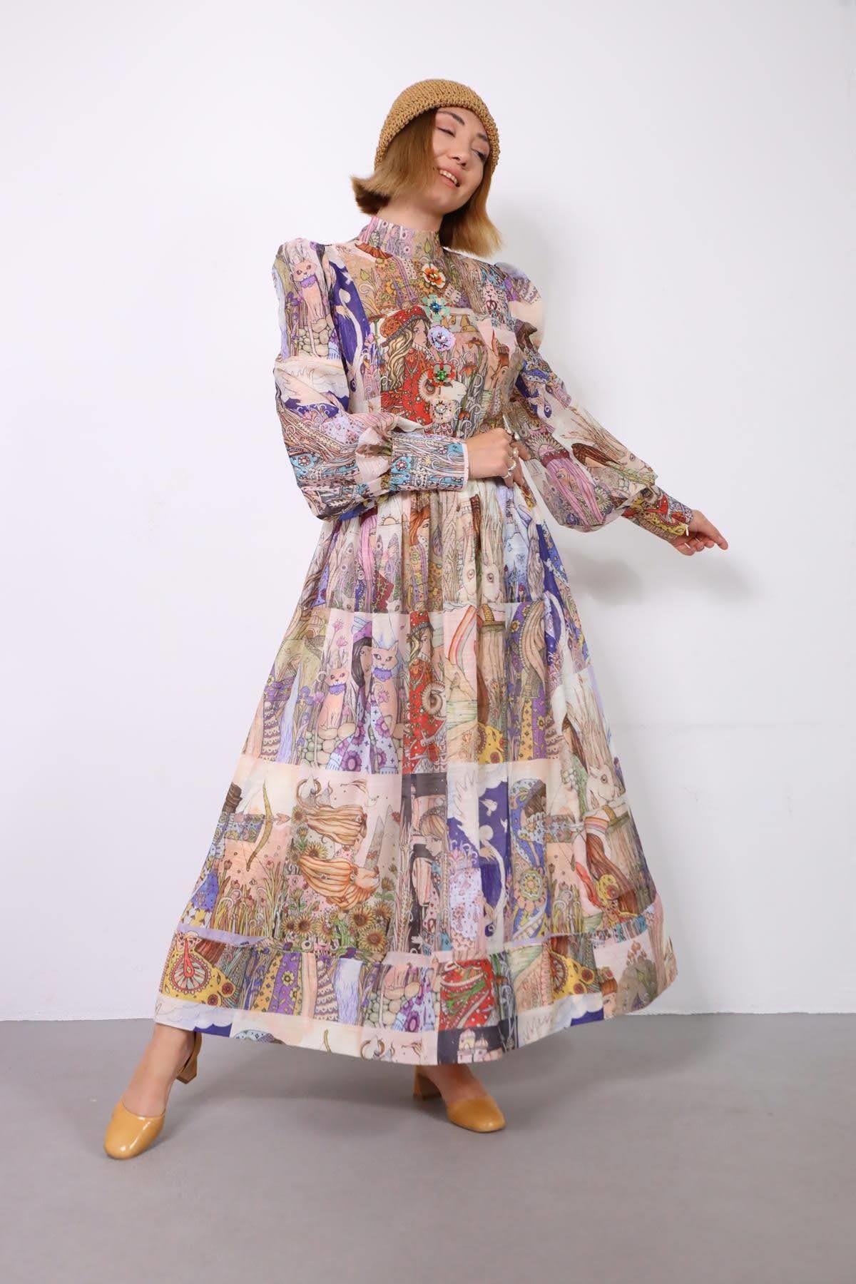  Krem Rengi Anime Figürlü Taş Detaylı Etek Gömlek Takım