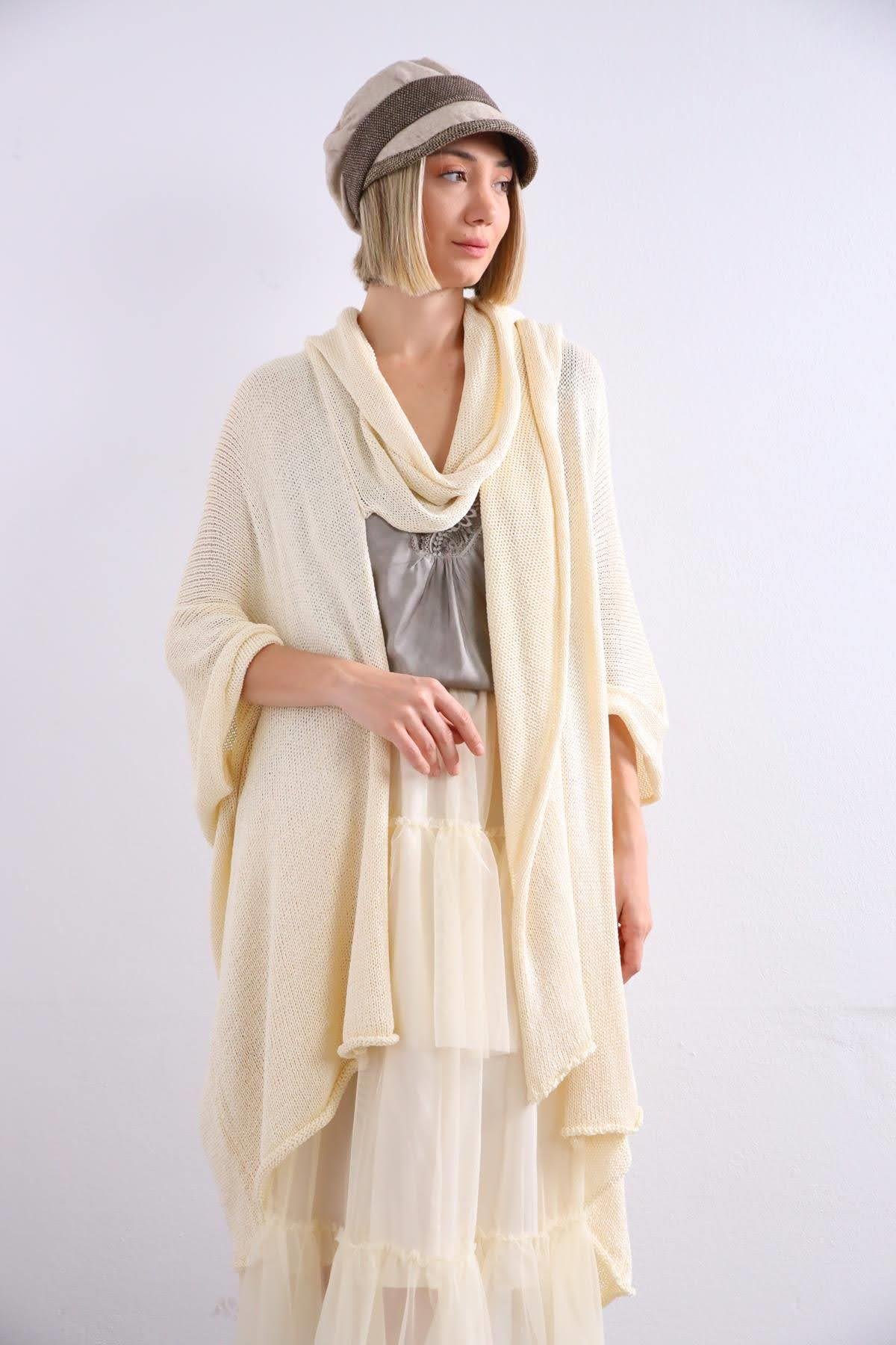  Ekru Şallı Arkası Dikişli Hırka