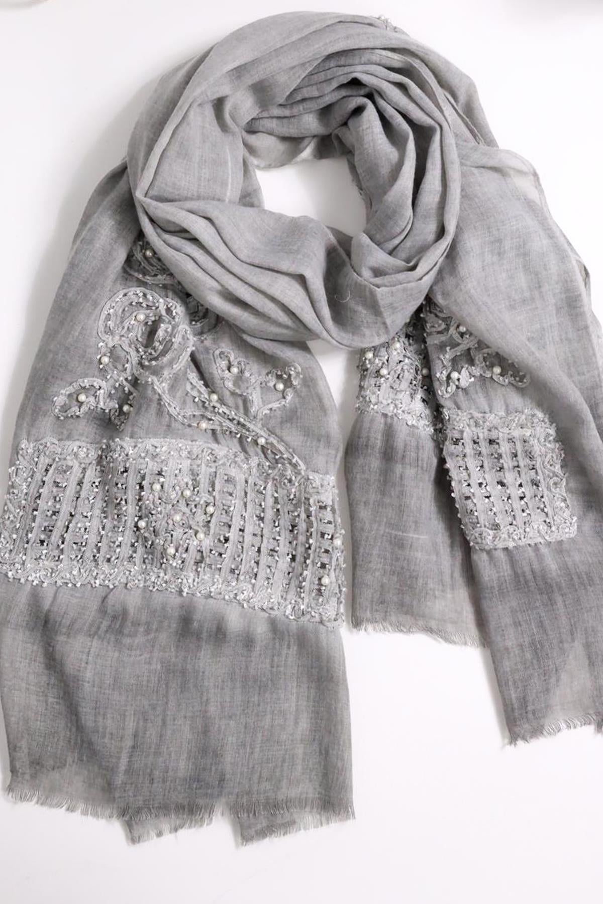 Gri File Detay İnci İşlemeli Şal - Şaman Butik Gri File Detay İnci İşlemeli Şal