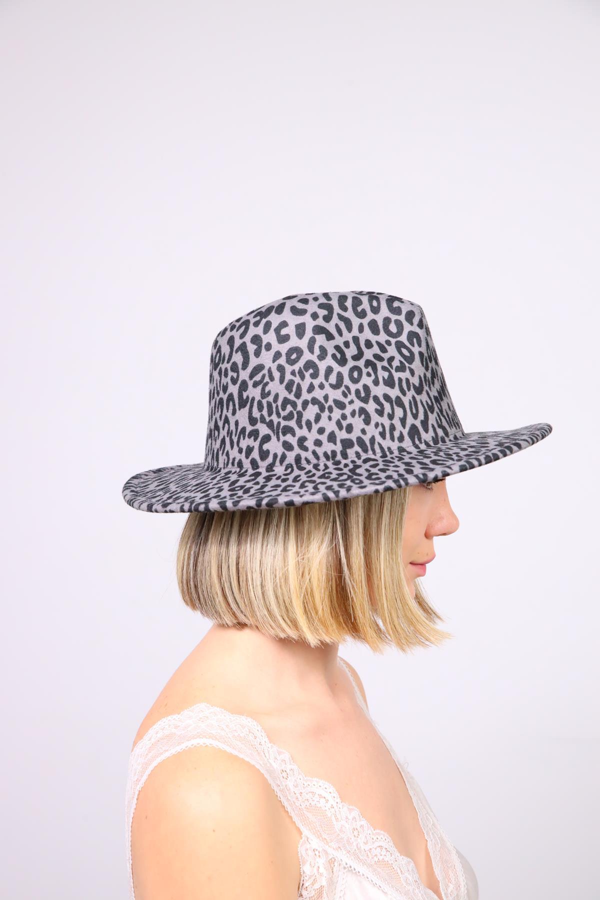  Gri Leopar Desenli Fötr Şapka