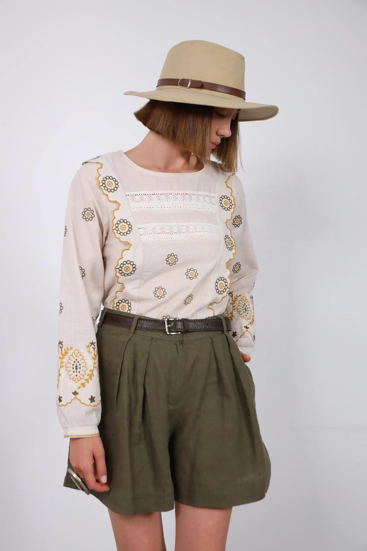  Haki Pileli Keten Şort