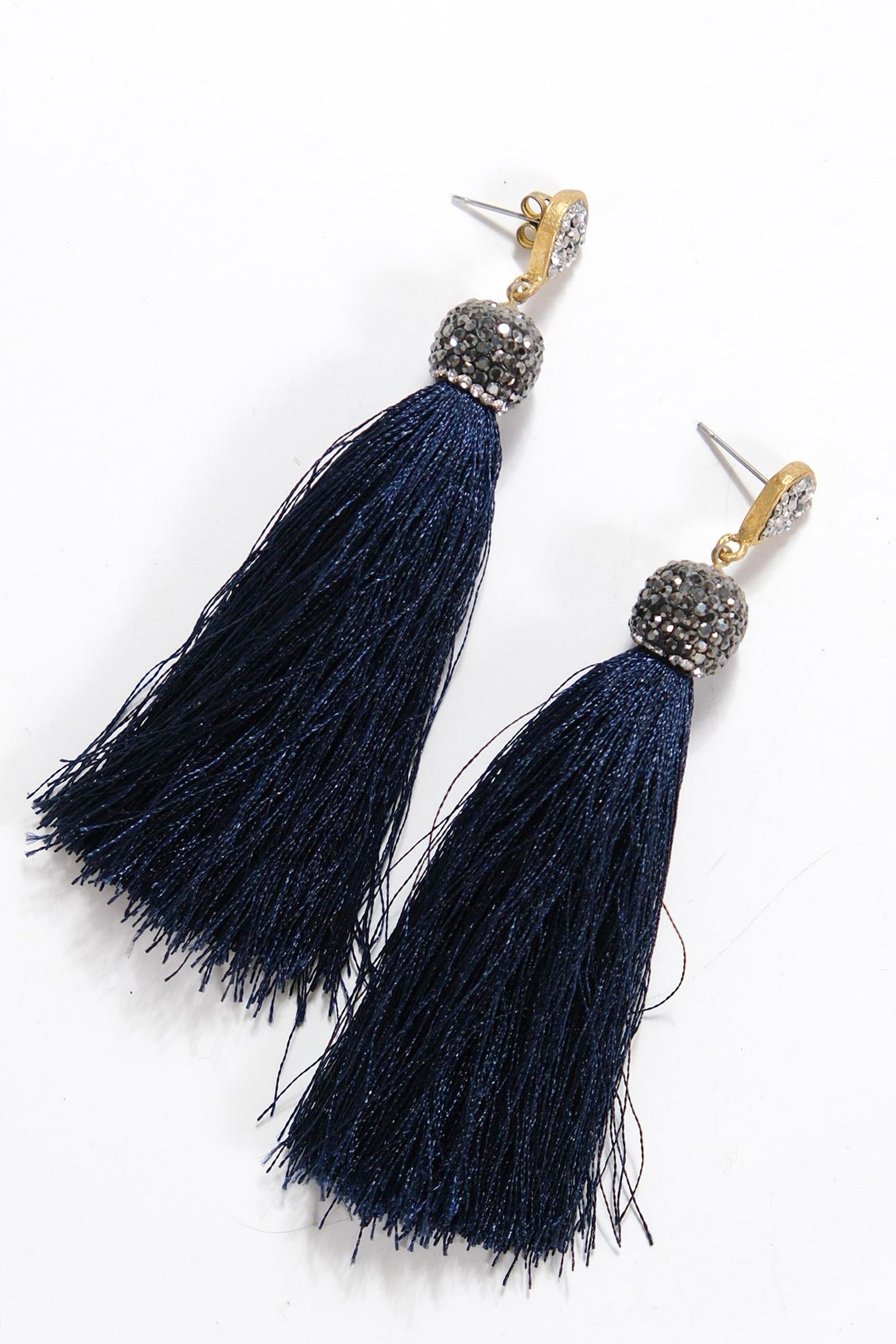  Püsküllü Parlak Taşlı Uzun Küpe