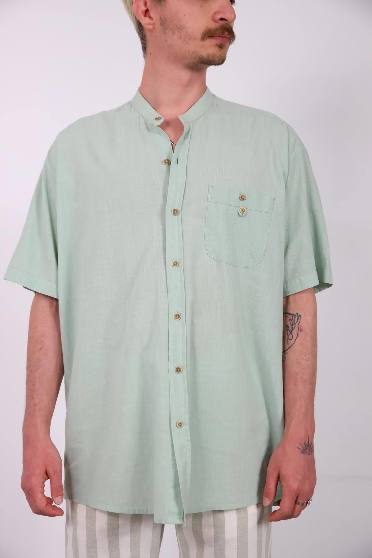  Su Yeşili Hakim Yaka Cebi Detaylı Kısa Kollu Erkek Gömlek