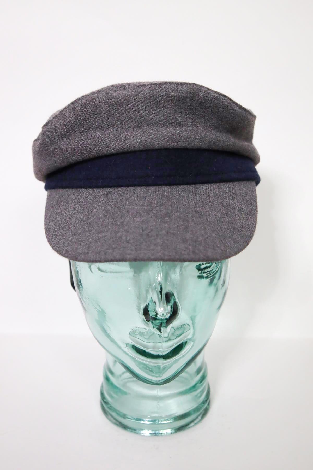  Gri Şeritli Kaptan Şapka