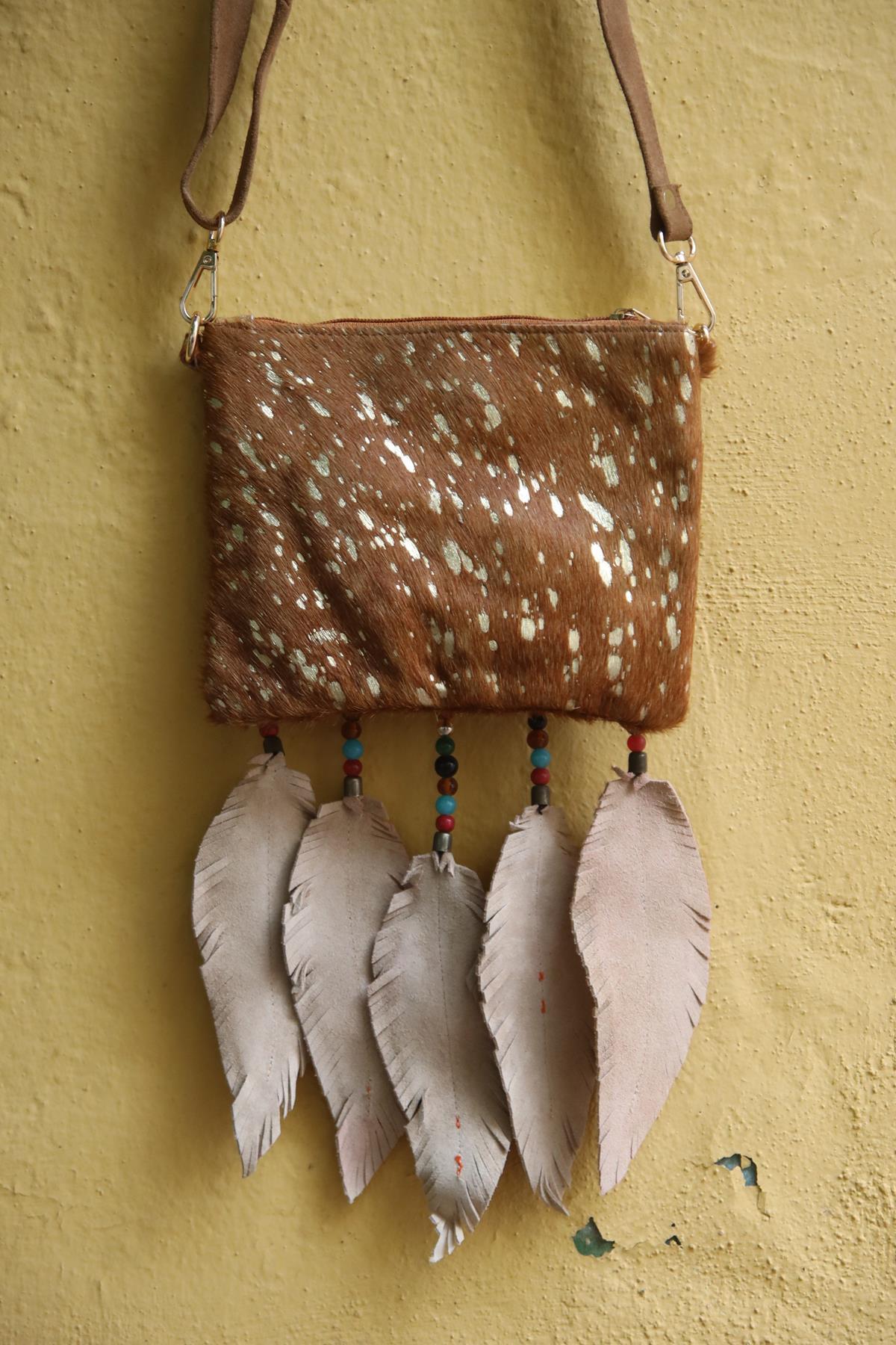 Camel Rengi Deniz Kabuklu Boncuk Püsküllü Tay Tüyü Tasarım Çanta