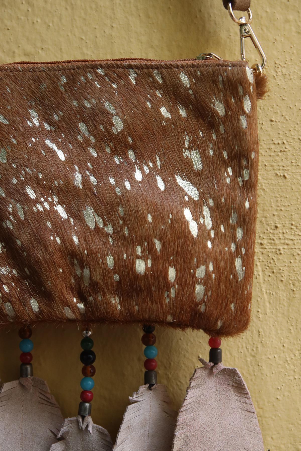 Camel Rengi Deniz Kabuklu Boncuk Püsküllü Tay Tüyü Tasarım Çanta