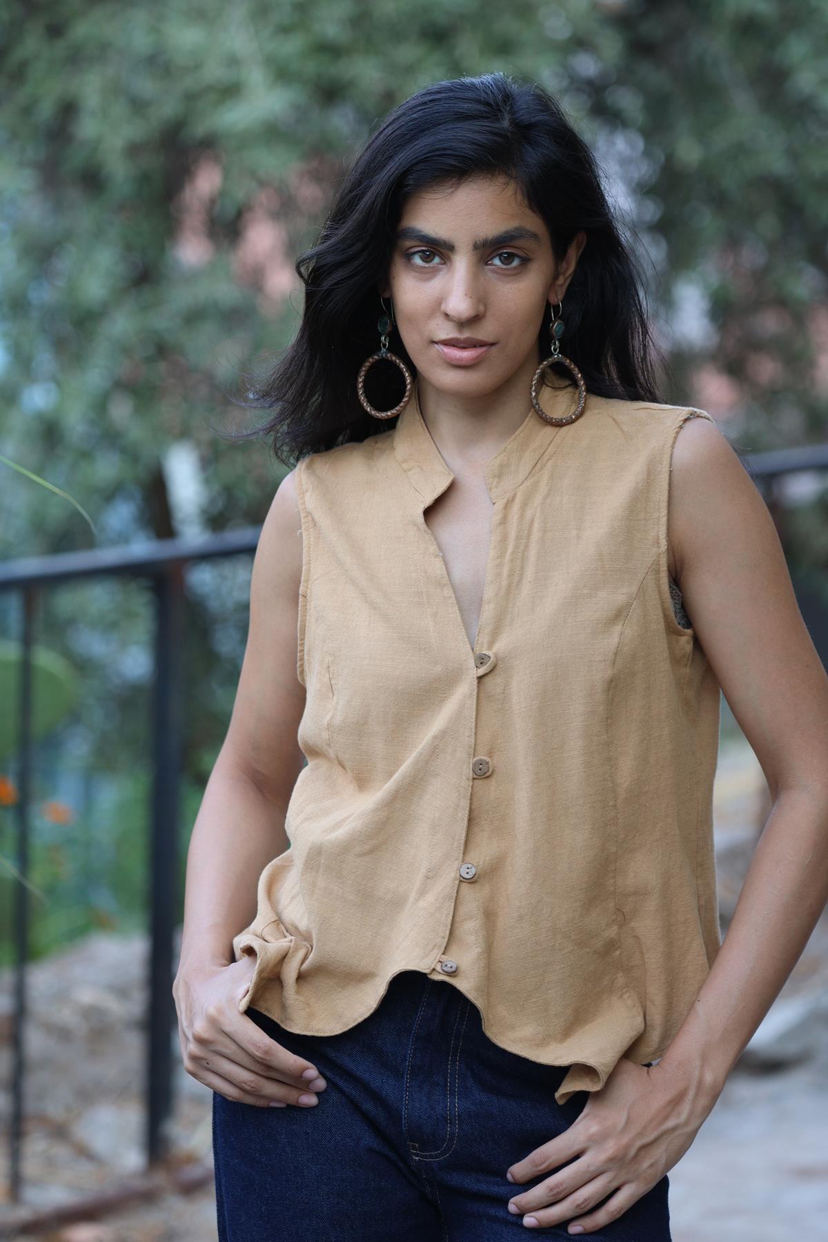 Camel Rengi Dikişli Keten Yelek