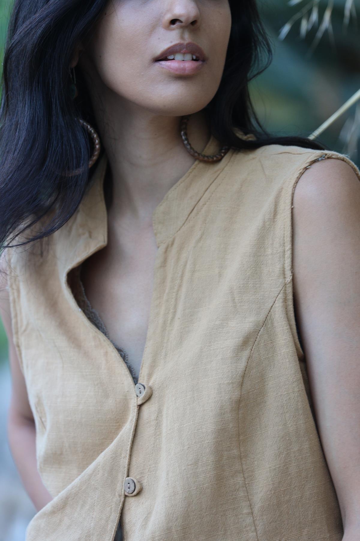 Camel Rengi Dikişli Keten Yelek