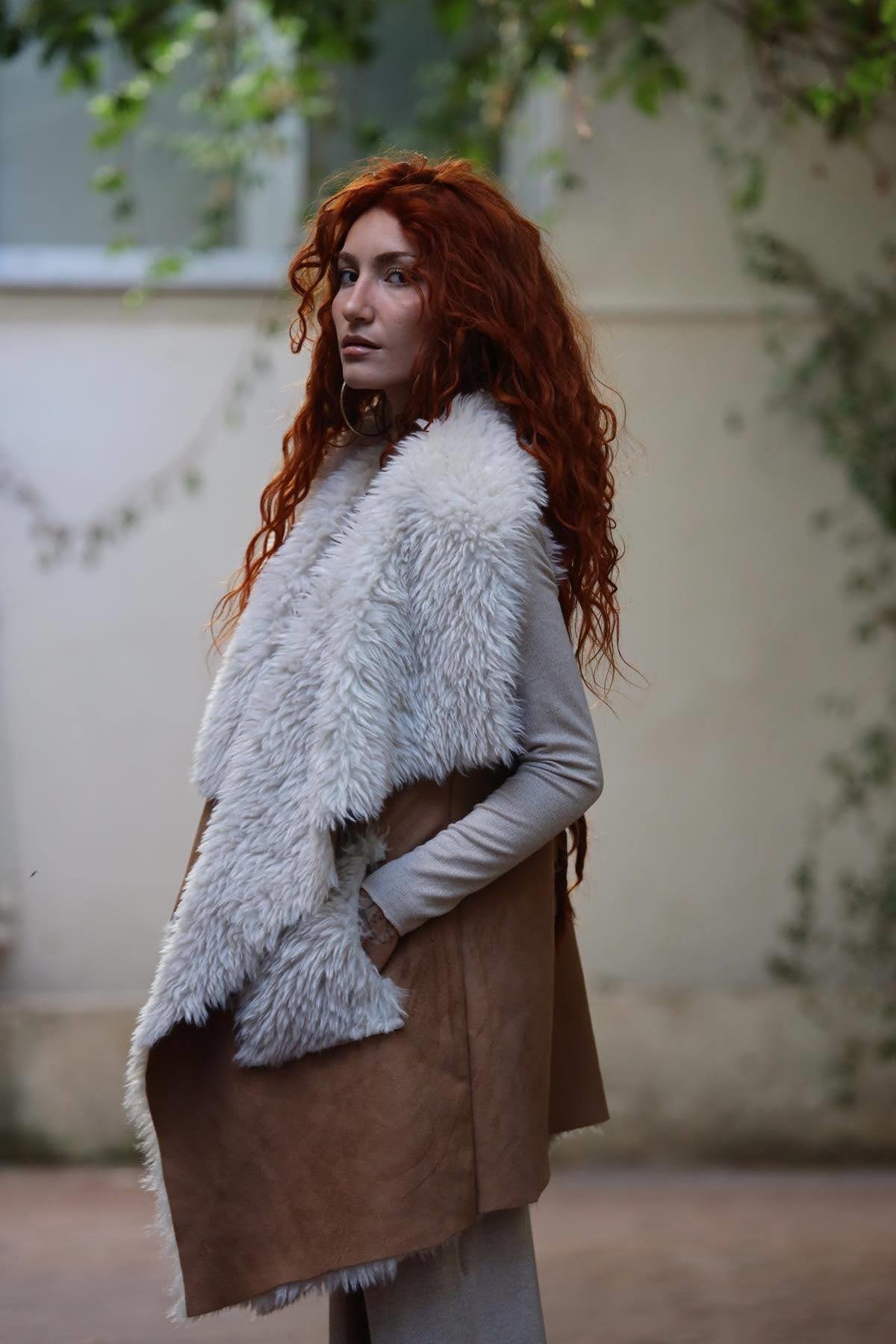 Camel Rengi Kürklü Süet Yelek
