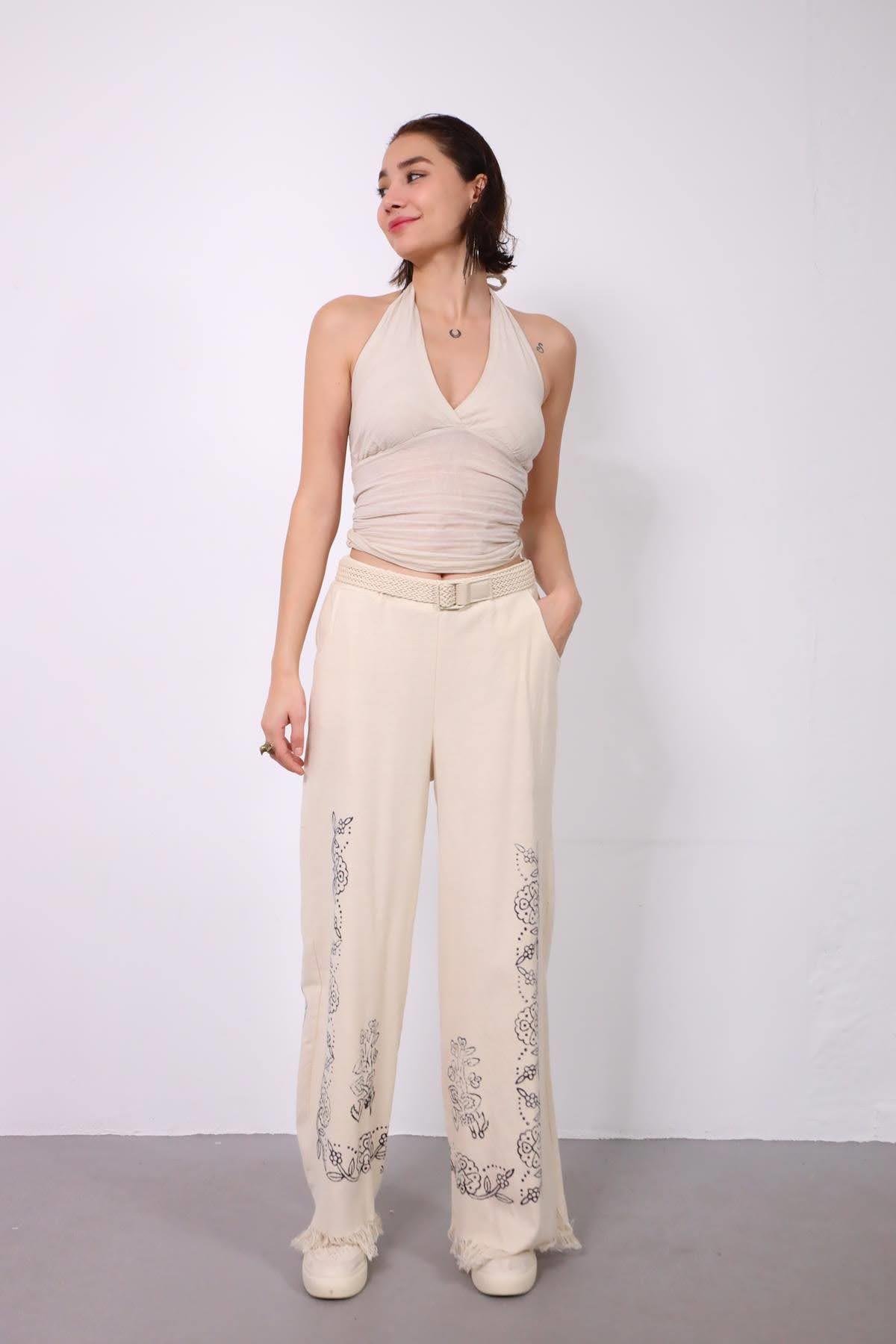 Krem Rengi Paçası Püsküllü Otantik Desenli Pantolon - Şaman Butik Krem Rengi Paçası Püsküllü Otantik Desenli Pantolon