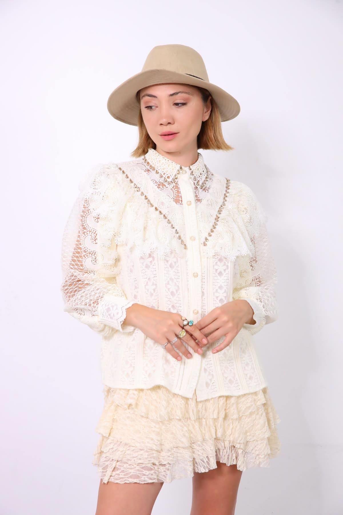 Ekru Kolları File Detaylı Taşlı Dantel Gömlek - Şaman Butik Ekru Kolları File Detaylı Taşlı Dantel Gömlek