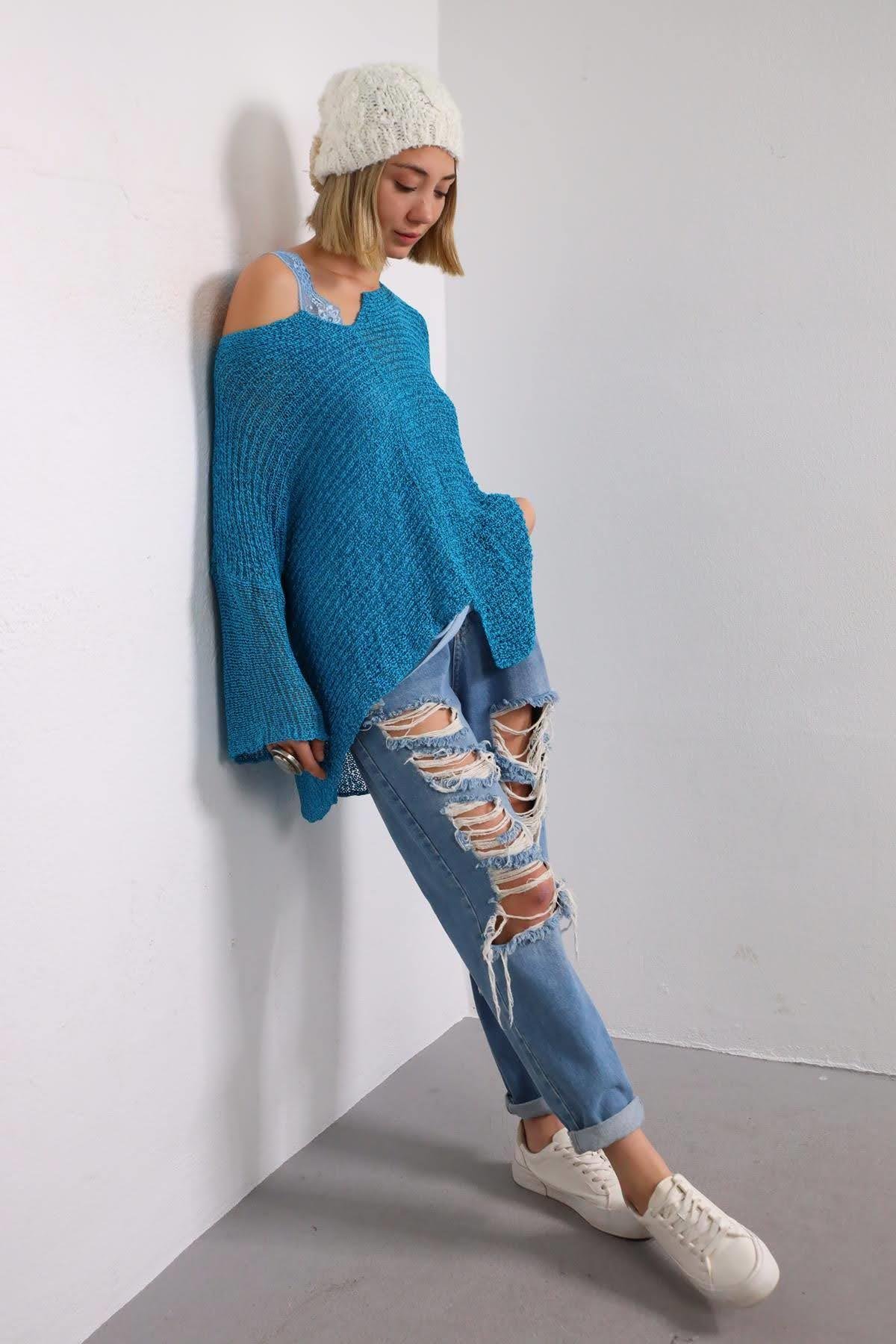 Blue Lightweight Knitted Blouse Blue Lightweight Knitted Blouse