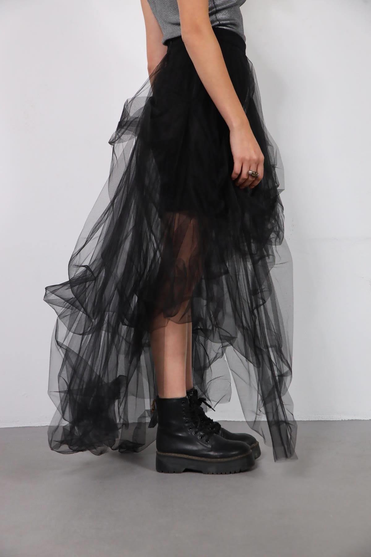  Siyah Önü Kısa Volanlı Tül Etek