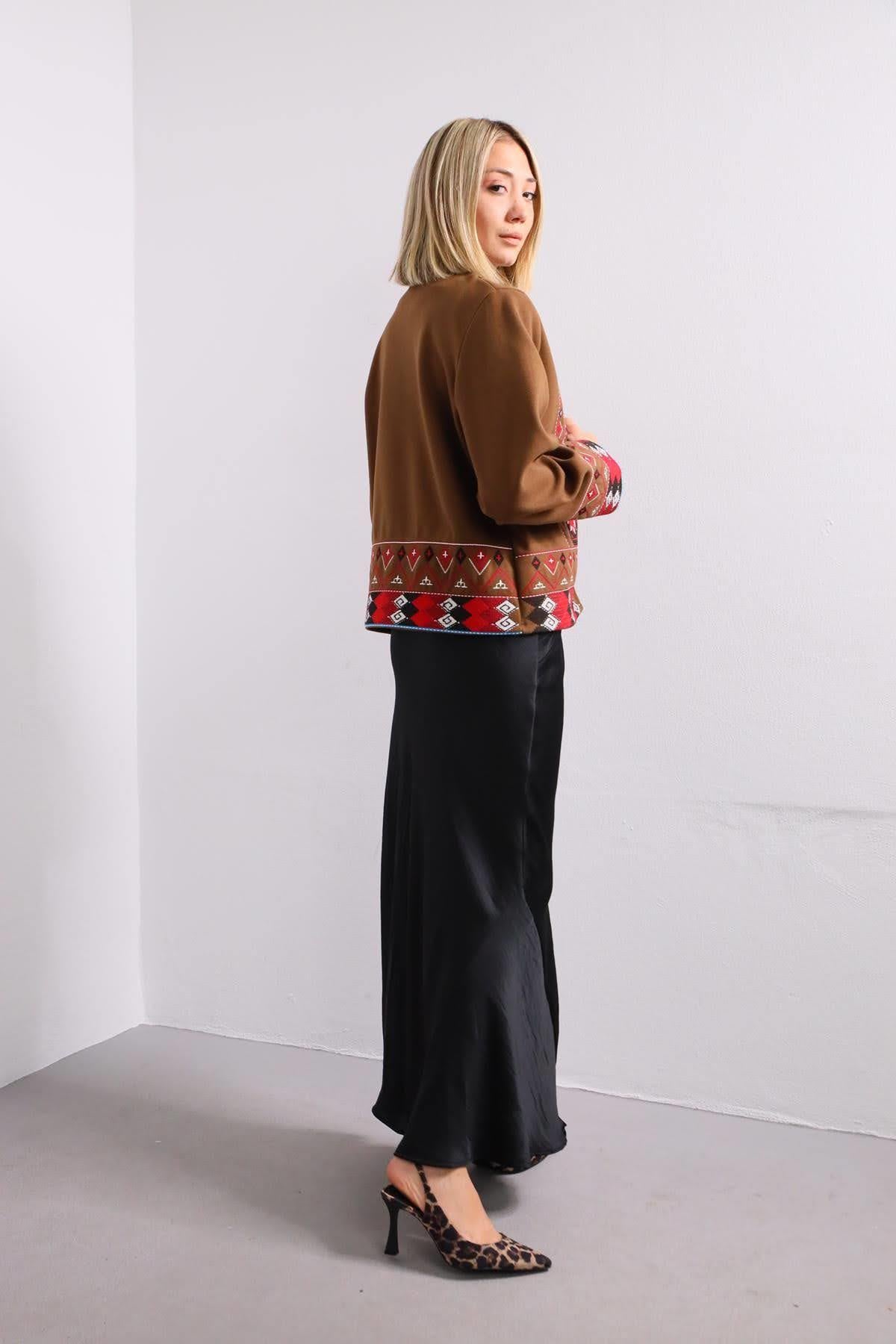 Kahverengi Etnik İşlemeli Kaşe Ceket - Şaman Butik Kahverengi Etnik İşlemeli Kaşe Ceket