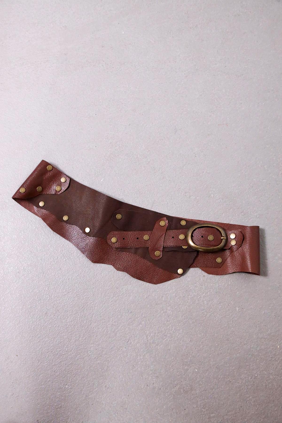  Renkli Zımbalı Parçalı Deri Kemer