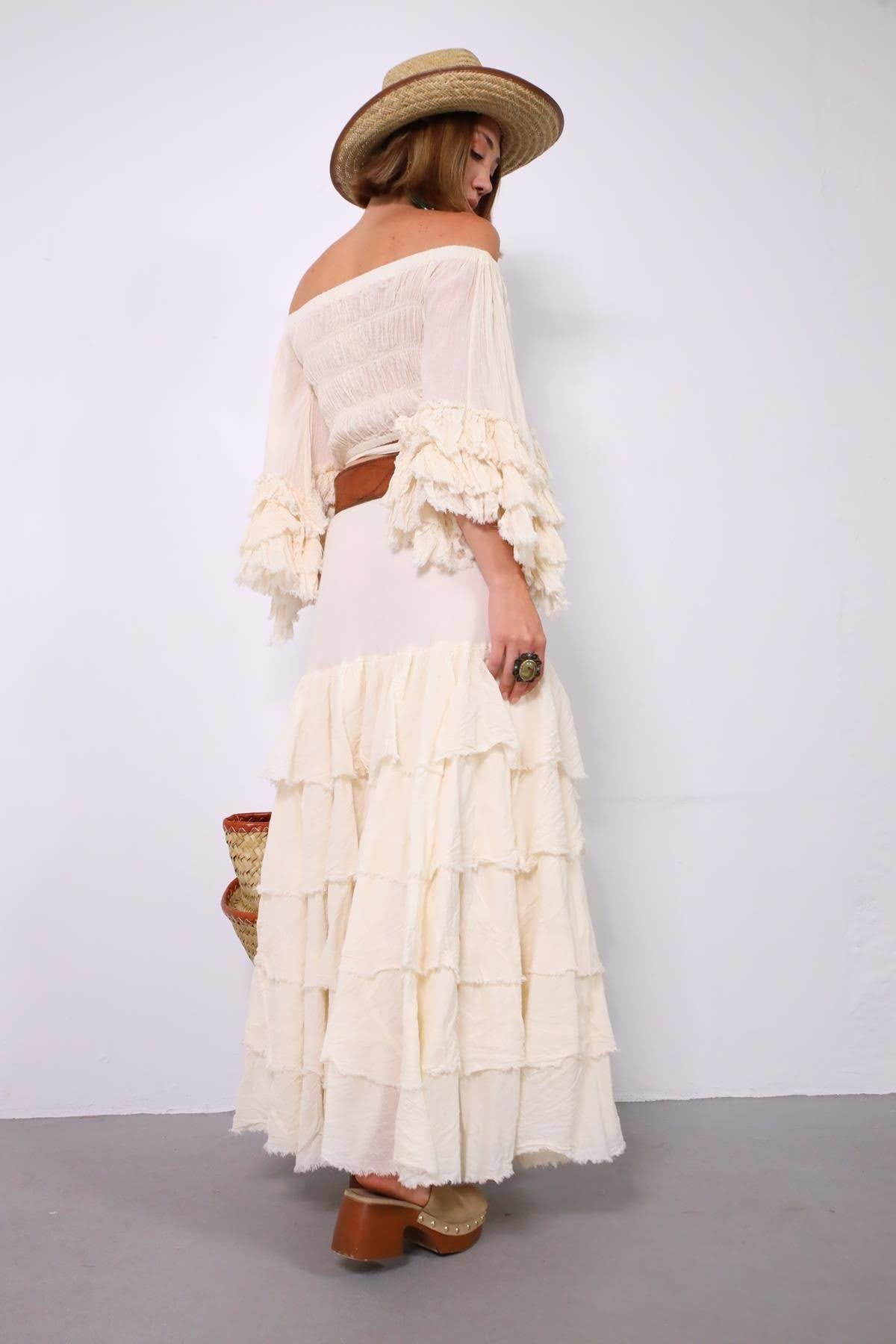 Ekru Madonna Yaka Kolları Volanlı Gipeli Bolero - Şaman Butik Ekru Madonna Yaka Kolları Volanlı Gipeli Bolero