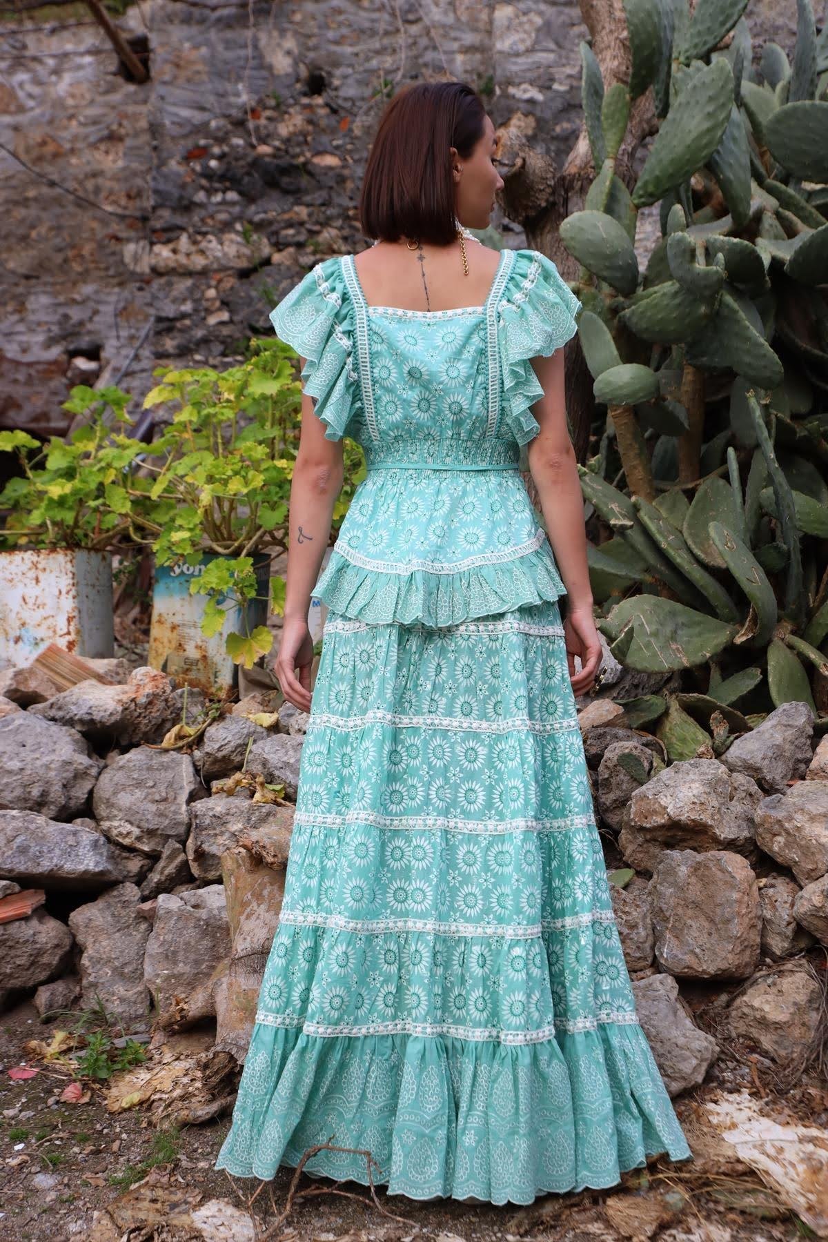  Su Yeşili Madonna Yaka Güpürlü Bluz Etek Takım