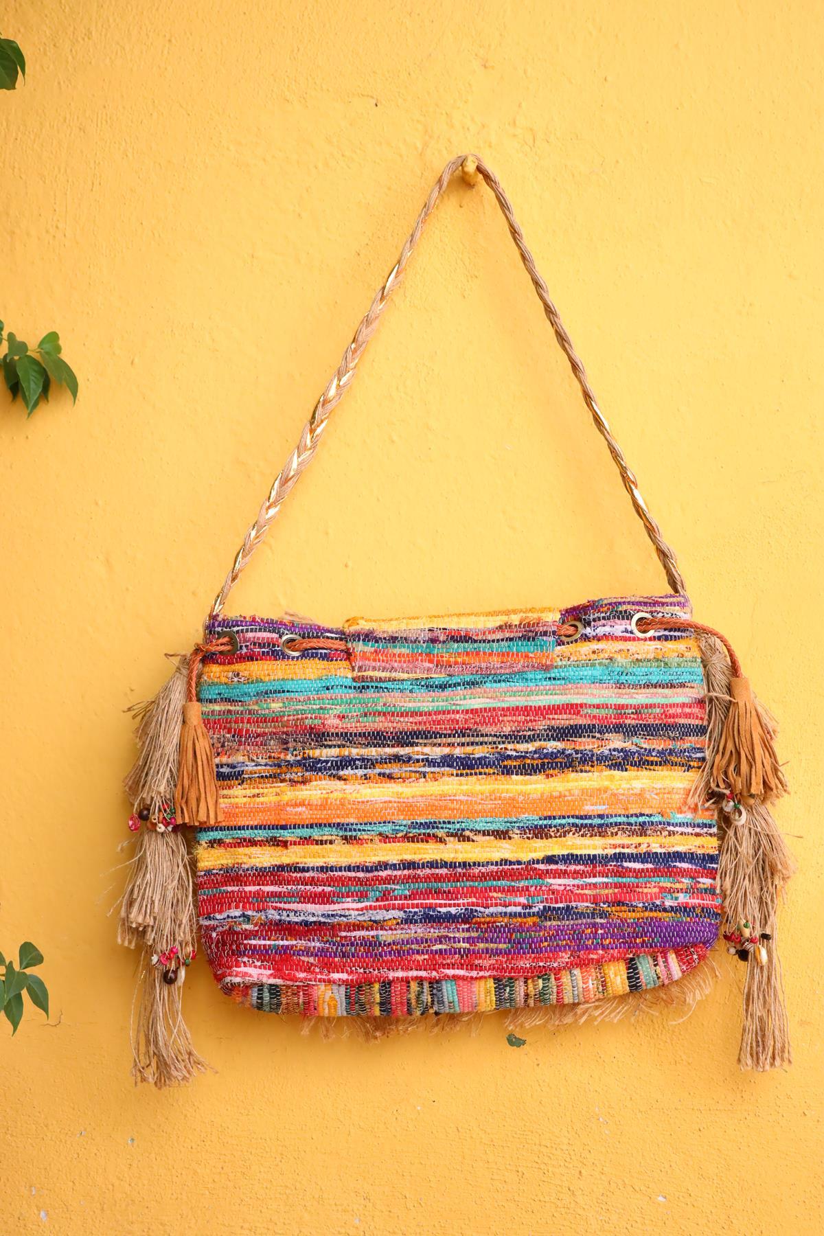  Renkli Deri Büzgülü İşlemeli Bohem Çanta