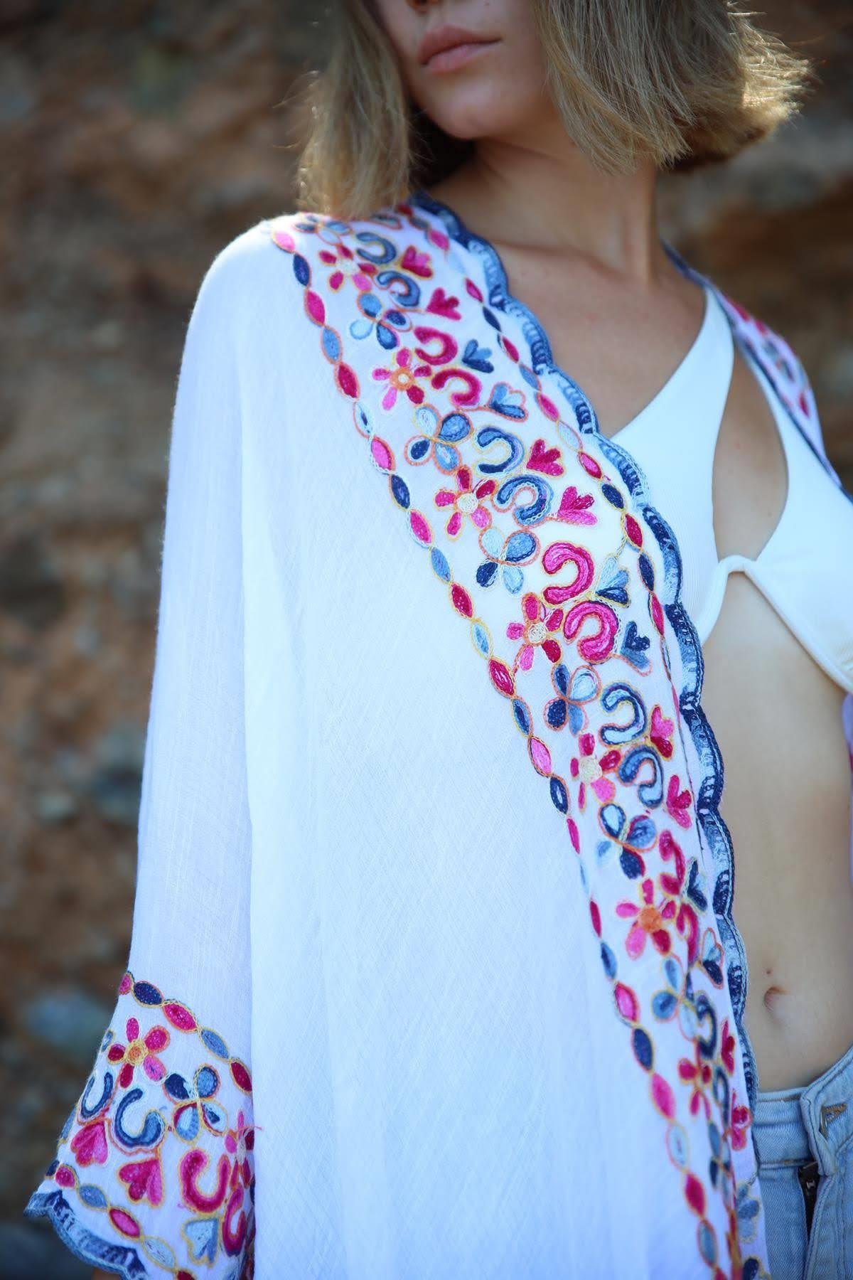  Beyaz Yarasa Kol Nakışlı Kimono