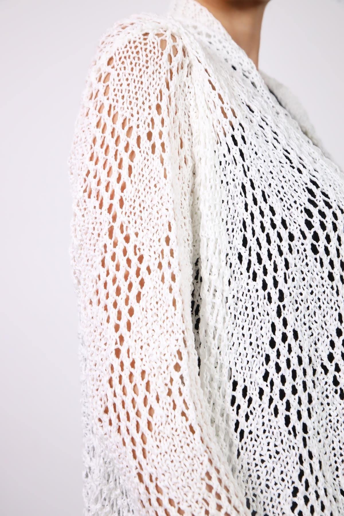  Beyaz Şal Yaka File Hırka