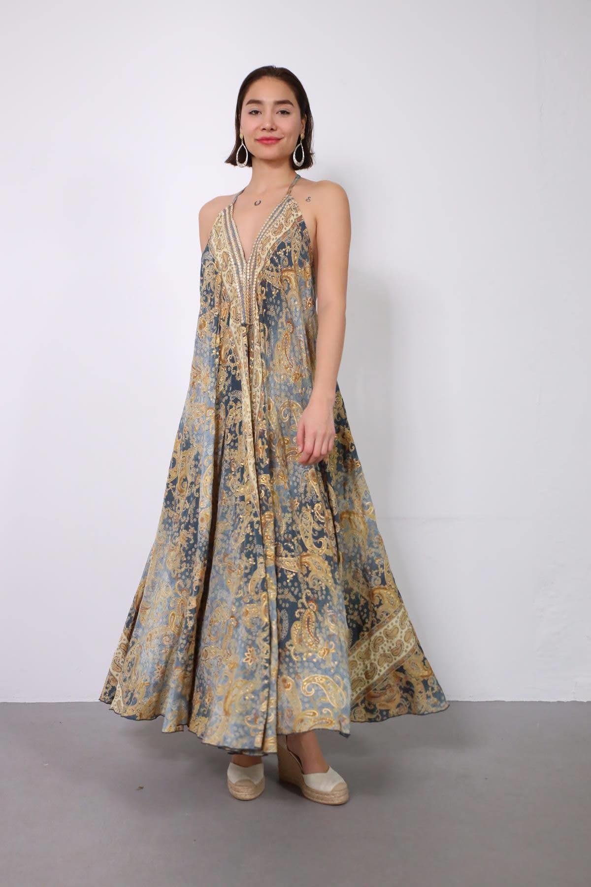 Gri Otantik İşlemeli Ayna Detaylı Askılı İpek Elbise - Şaman Butik Gri Otantik İşlemeli Ayna Detaylı Askılı İpek Elbise