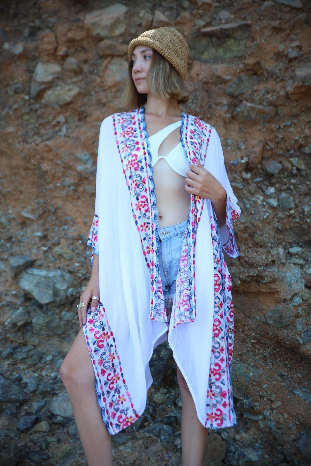  Beyaz Yarasa Kol Nakışlı Kimono