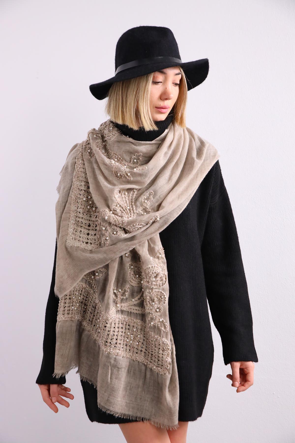 Vizon Rengi File Detay İnci İşlemeli Şal - Şaman Butik Vizon Rengi File Detay İnci İşlemeli Şal