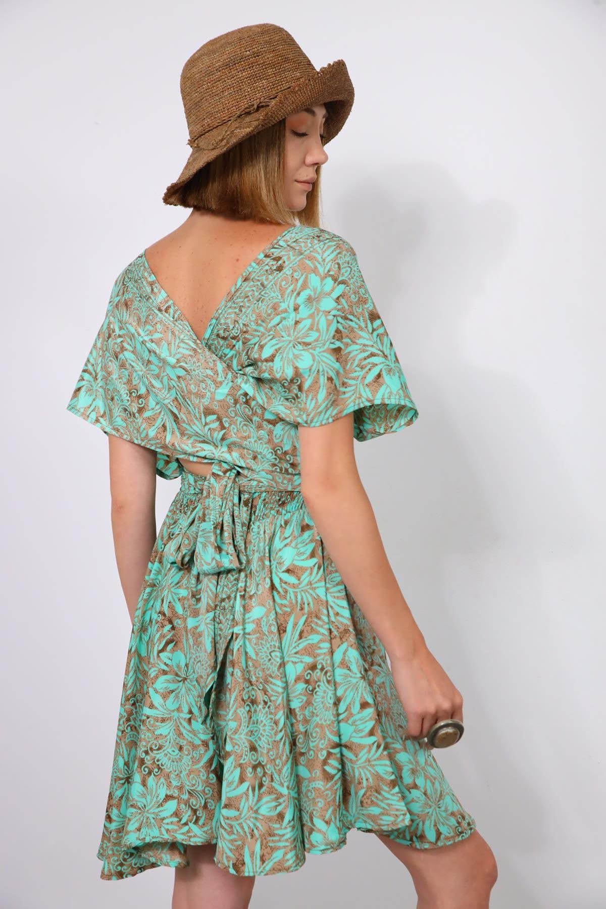 Mint Yeşili Boyundan Bağlamalı Kısa İpek Elbise - Şaman Butik Mint Yeşili Boyundan Bağlamalı Kısa İpek Elbise