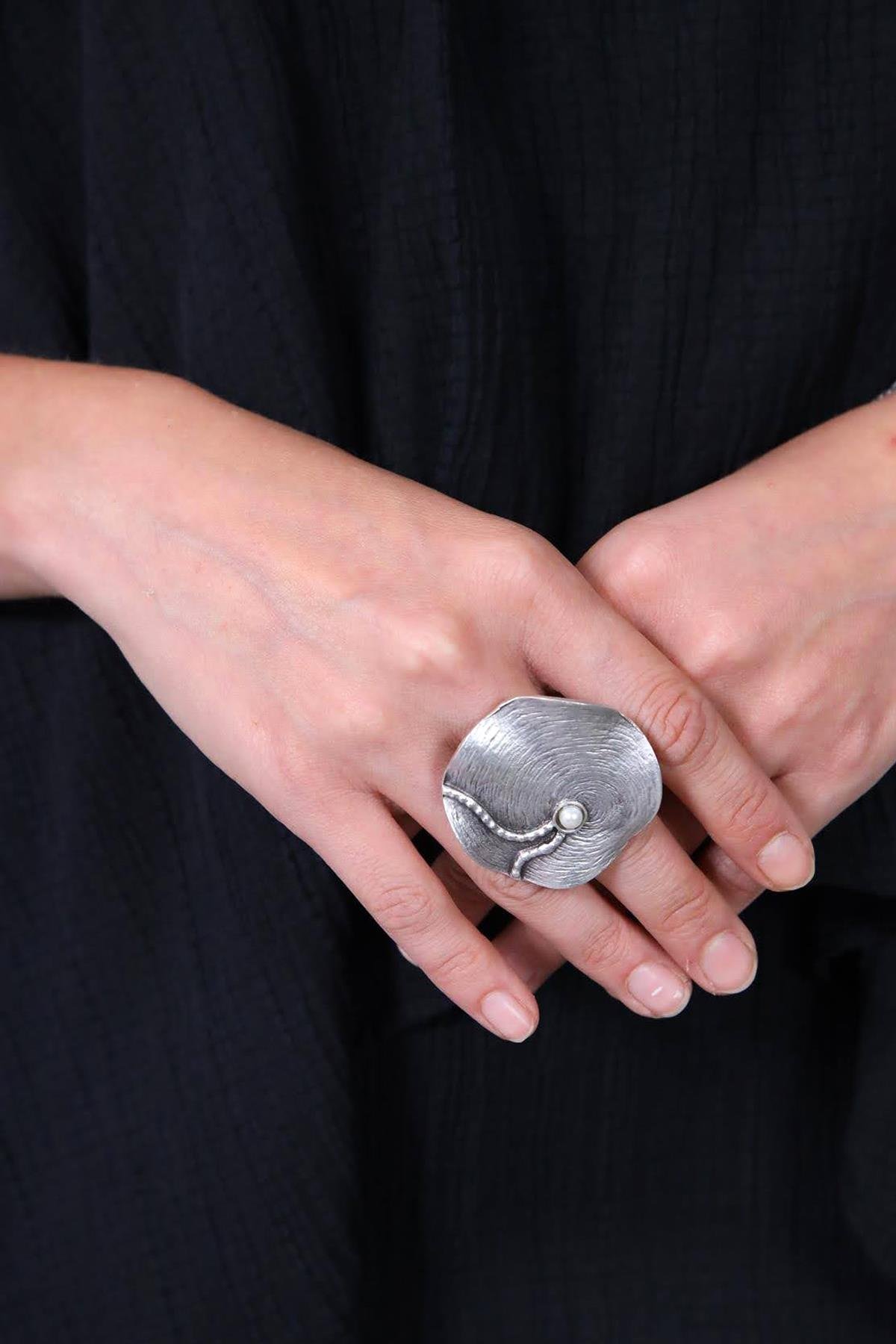  İnci Detaylı Gümüş Kaplama Yüzük