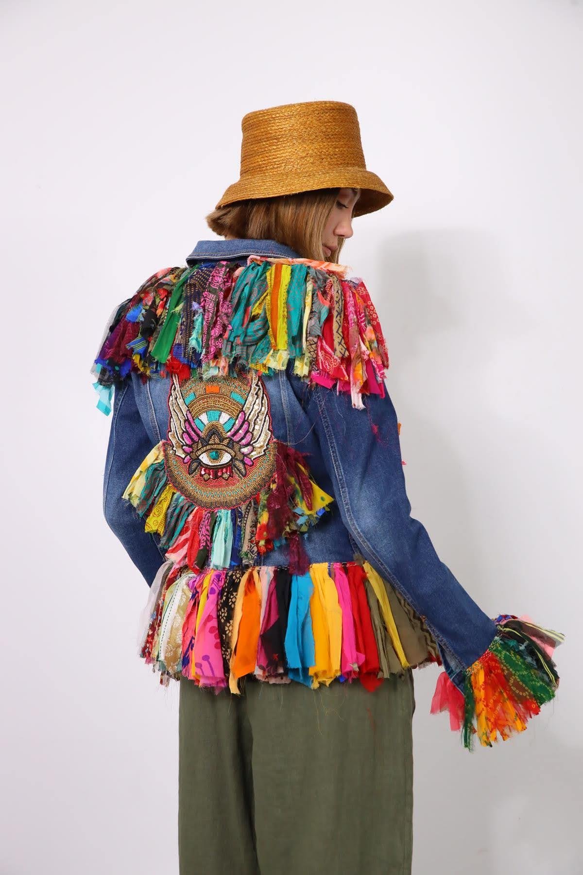  Mavi Püsküllü Sırtı İşlemeli Tasarım Kot Ceket