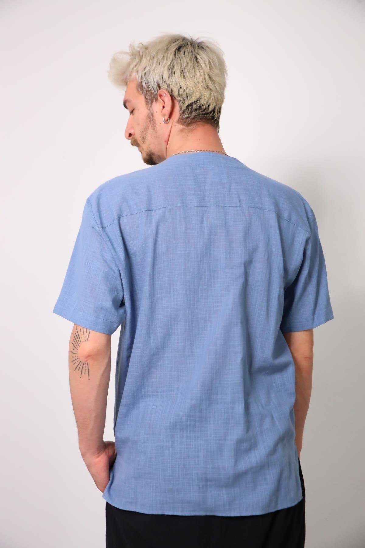  İndigo Mavi Yakası Bağcıklı Yırtmaçlı Kısa Kollu Erkek Gömlek