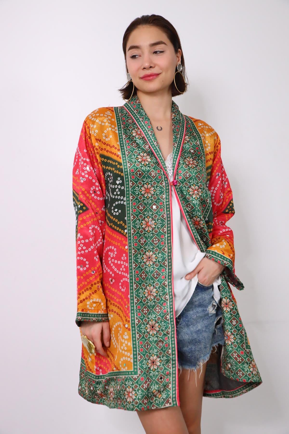 Renkli Tek Düğmeli Ayna İşlemeli Otantik Kaftan - Şaman Butik Renkli Tek Düğmeli Ayna İşlemeli Otantik Kaftan