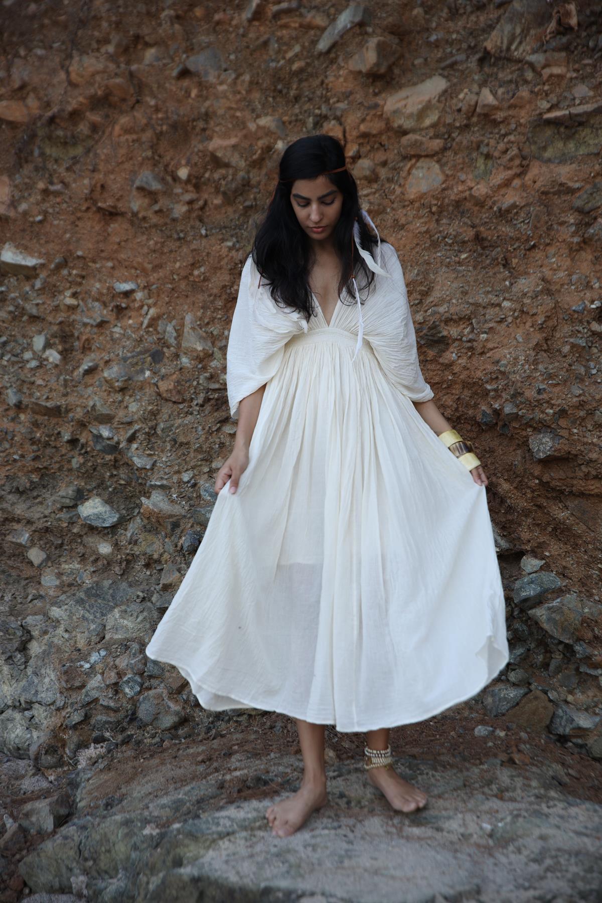 Ekru Düşük Omuzlu V Yaka Beli Büzgülü Bohem Elbise - Şaman Butik Ekru Düşük Omuzlu V Yaka Beli Büzgülü Bohem Elbise