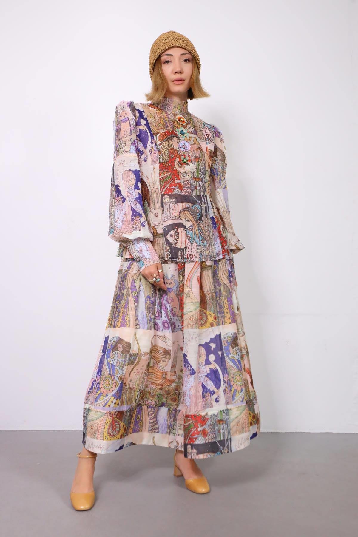  Krem Rengi Anime Figürlü Taş Detaylı Etek Gömlek Takım