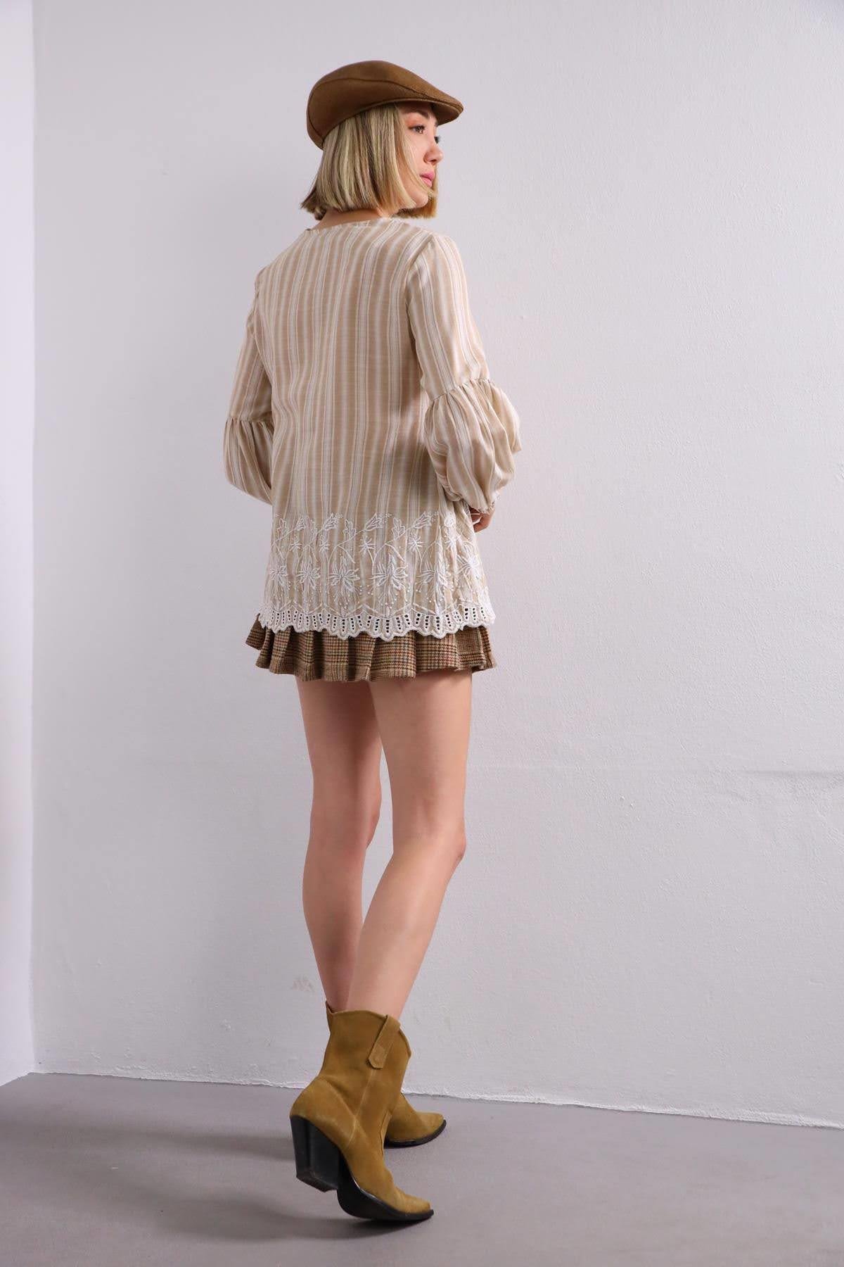 Krem Rengi Çizgili İşlemeli Bluz - Şaman Butik Krem Rengi Çizgili İşlemeli Bluz