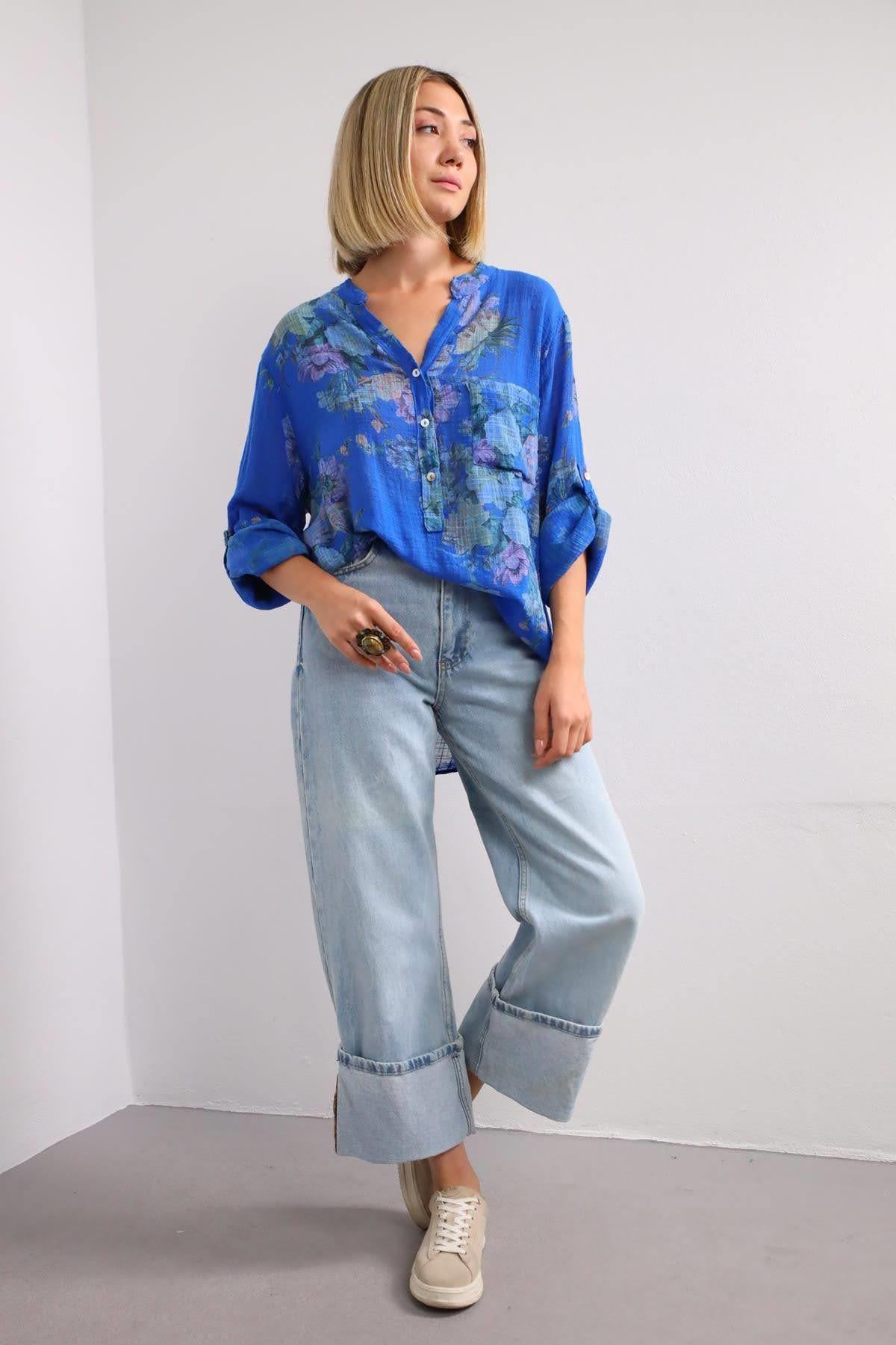  Mavi Gül Desenli Yarım Düğmeli Cepli Gömlek